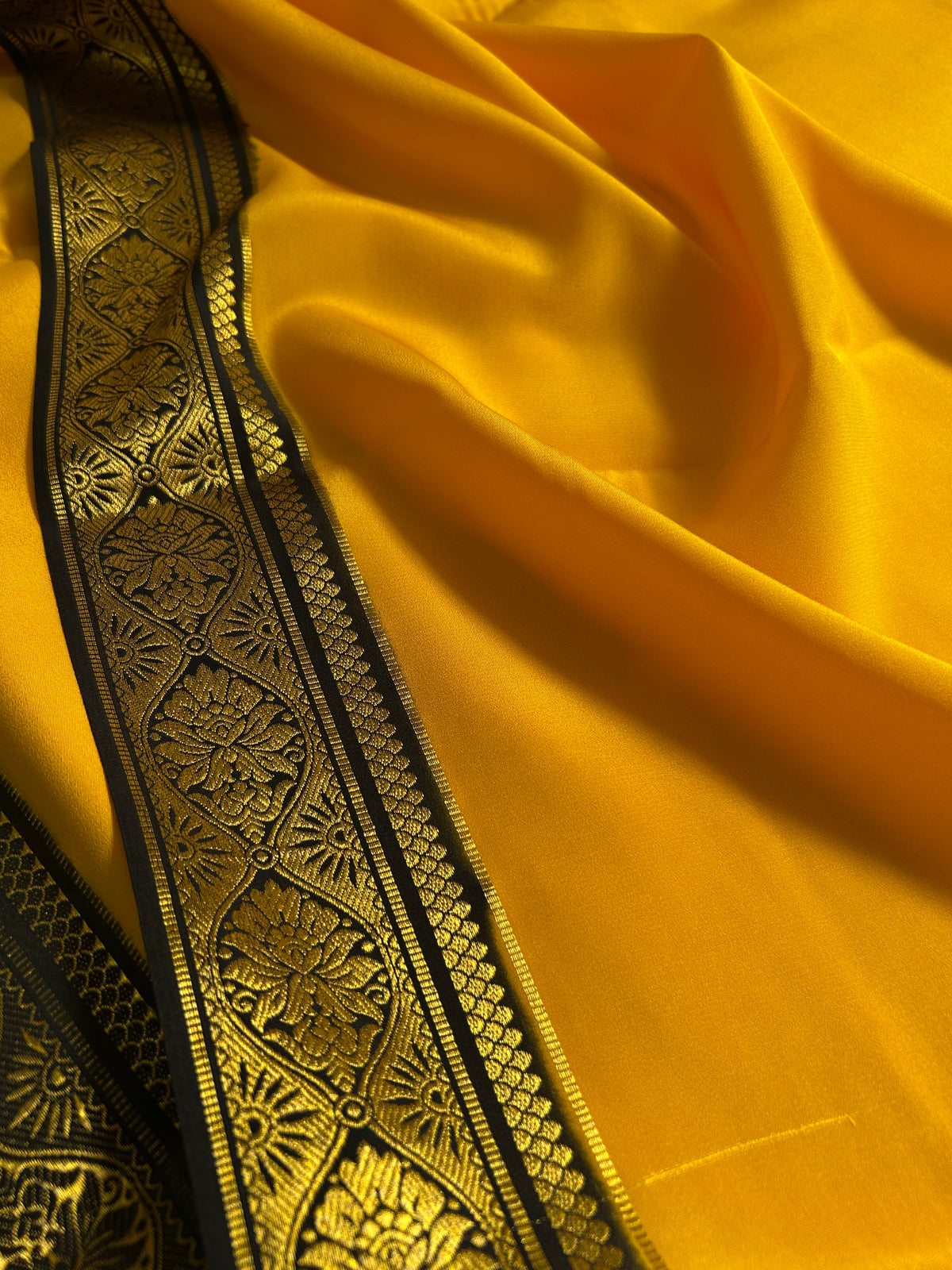 Sukanya (2D) : Mango yellow-black