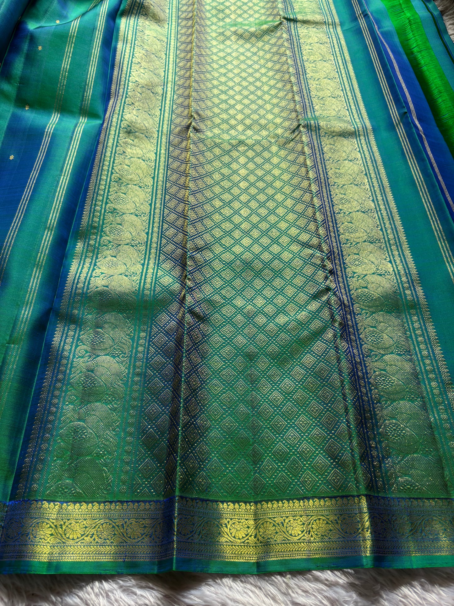 Sundari : Solid Peacock blue