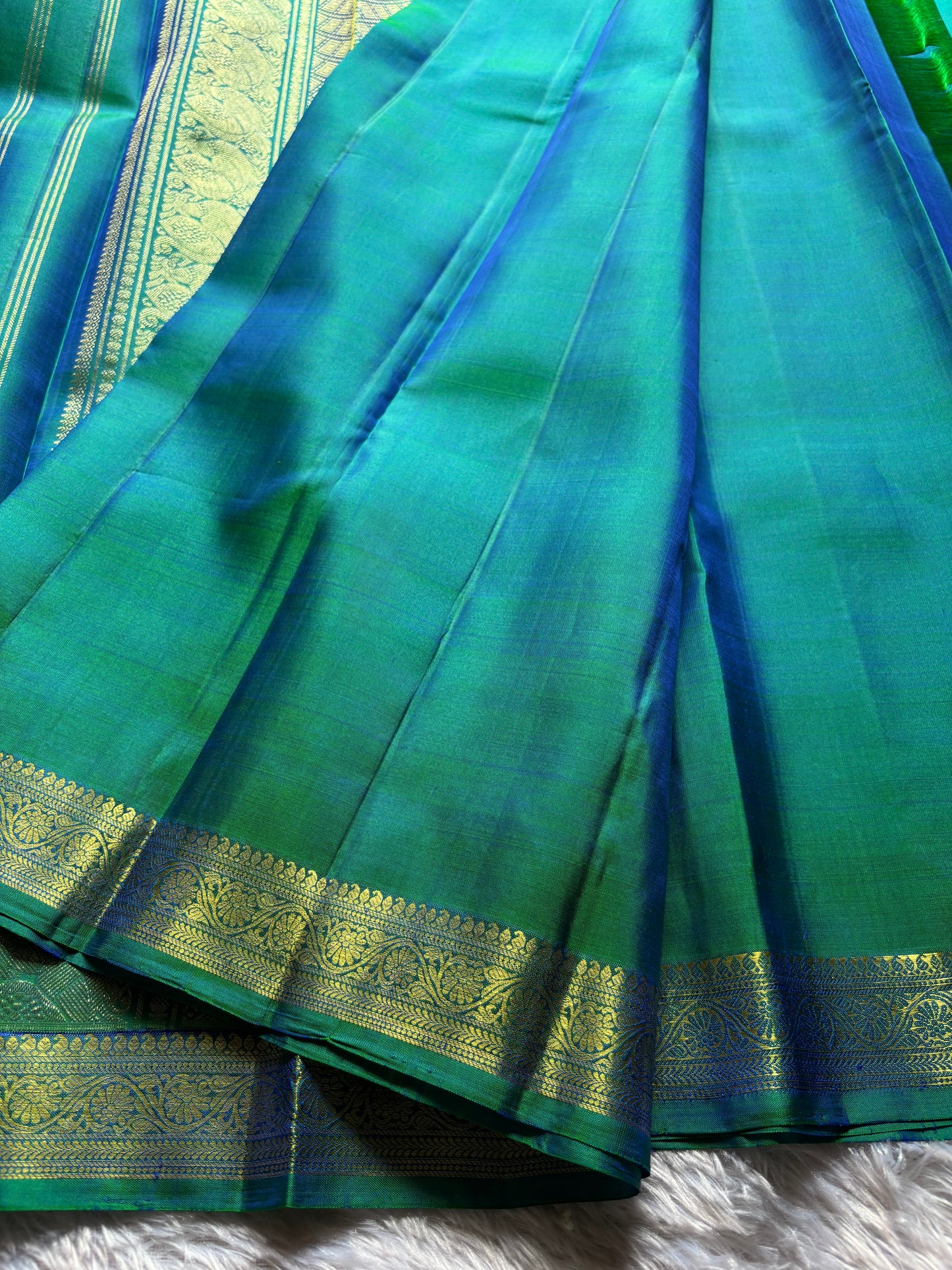 Sundari : Solid Peacock blue