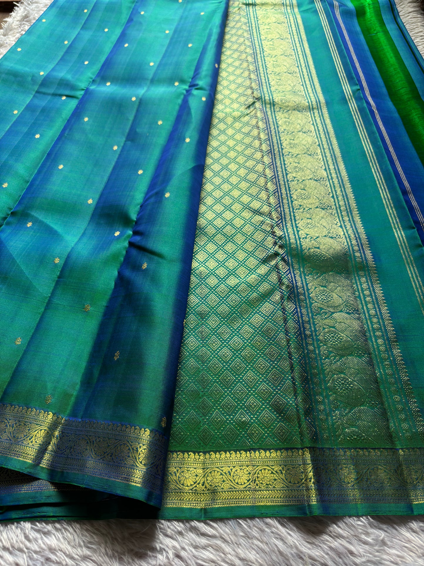 Sundari : Solid Peacock blue