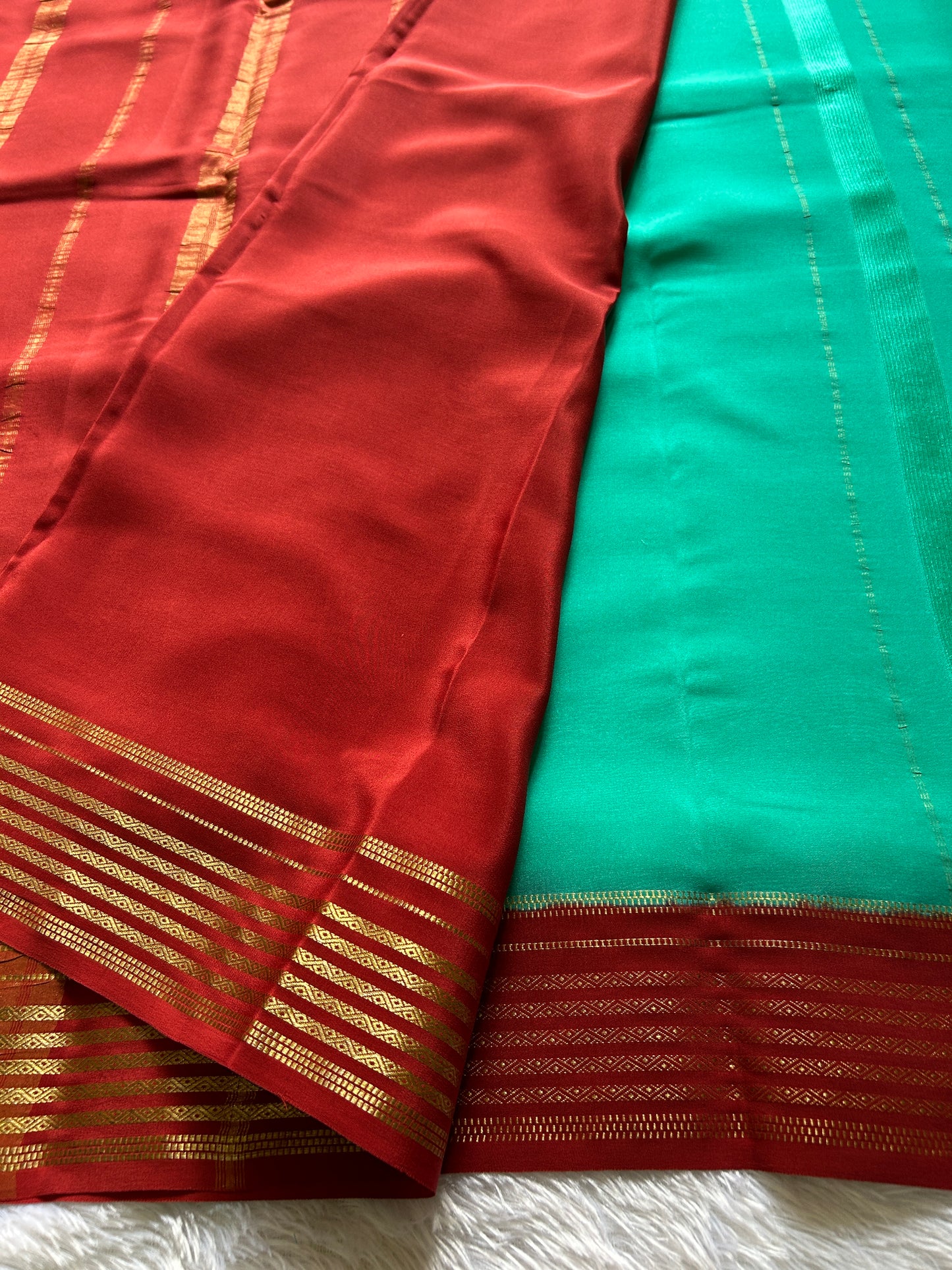 Sumana (2D) : Sea green-red