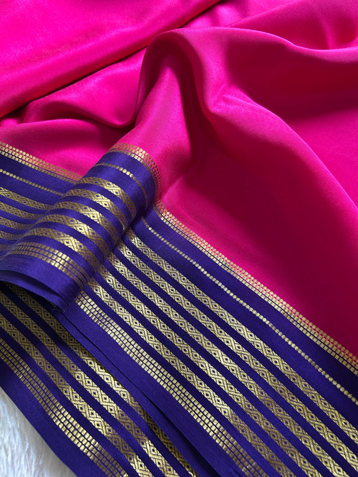 Sumana (2D) : Pink-navy blue