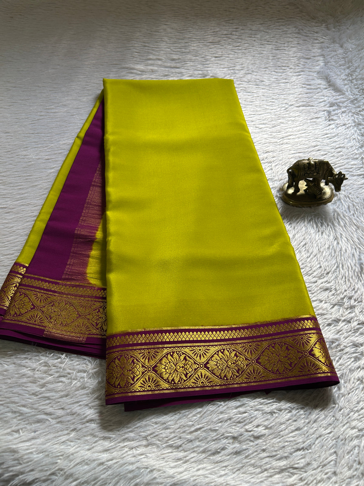 Sukanya (2D) : Olive-magenta