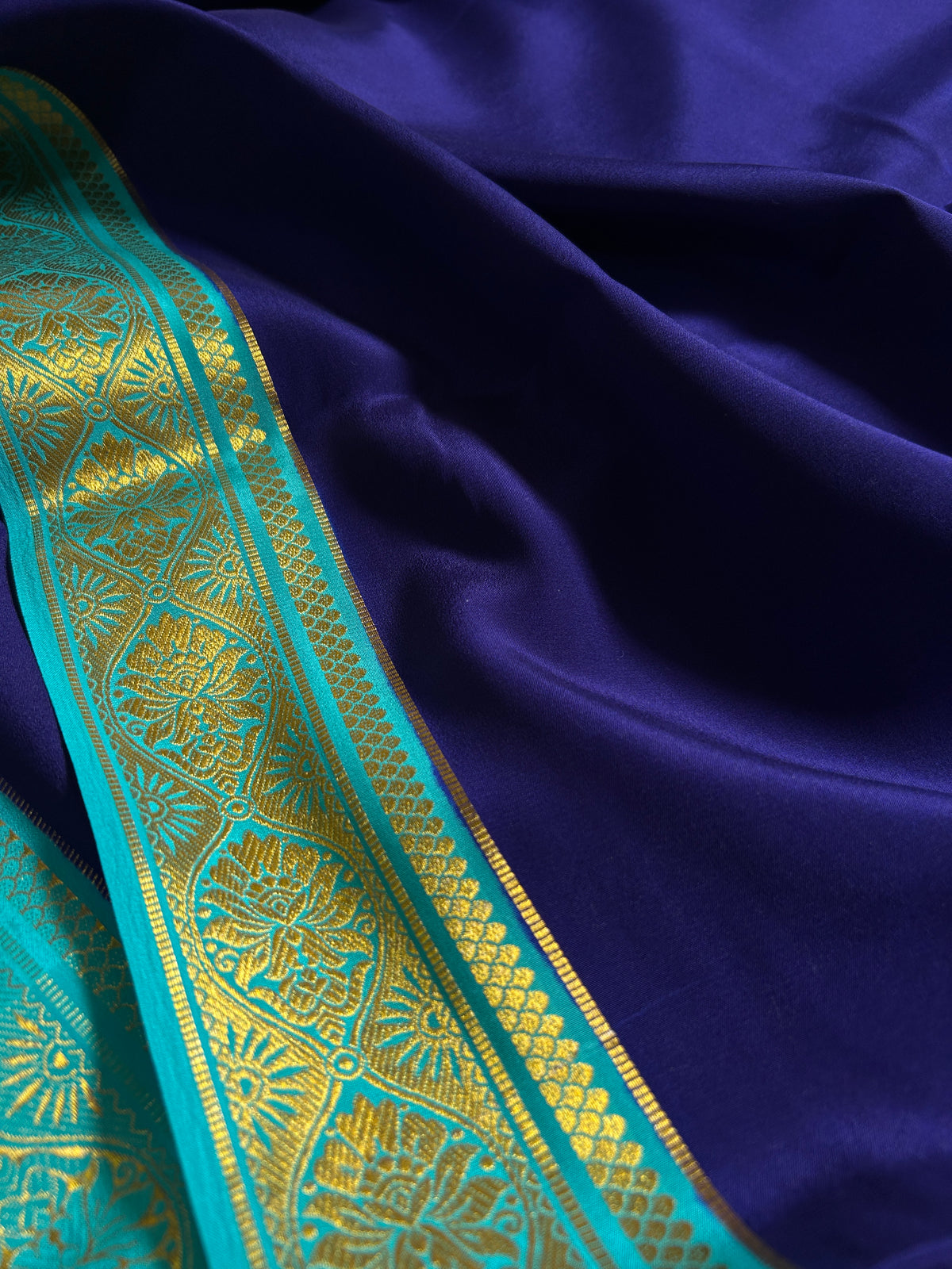 Sukanya (2D) : Dark blue-sea blue