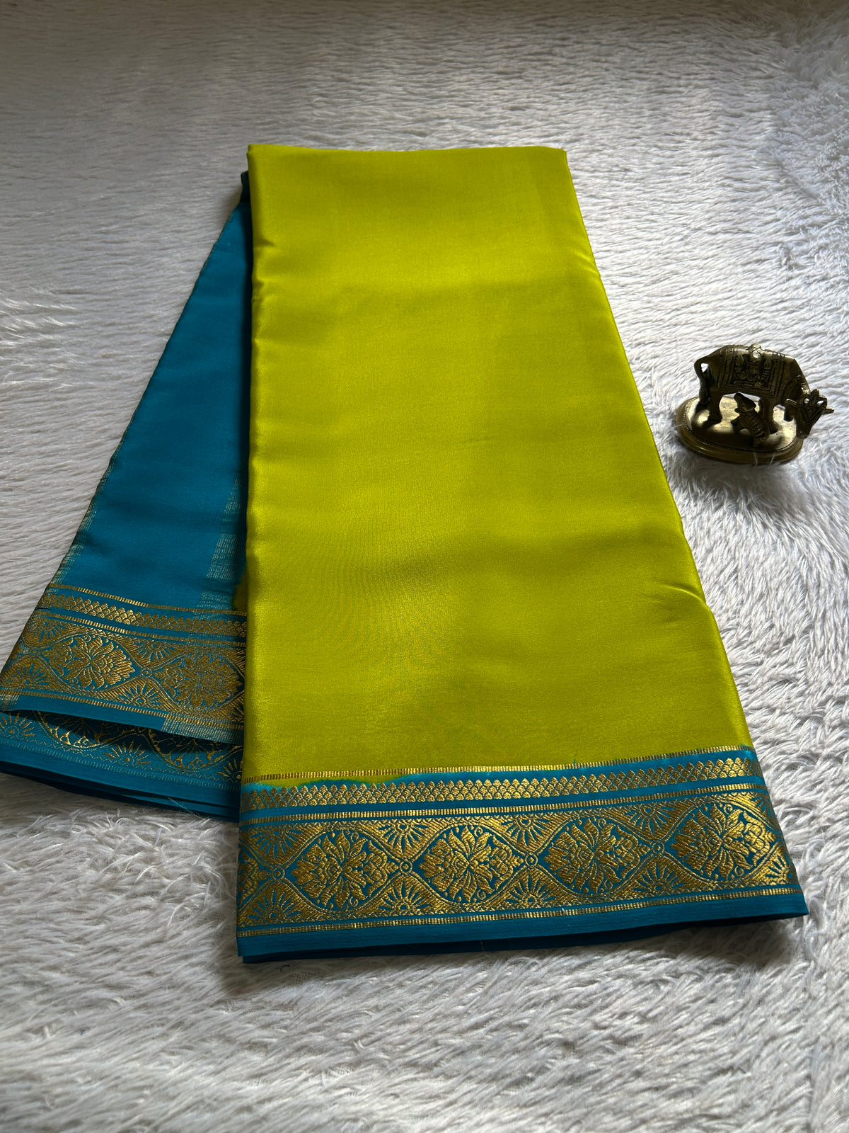 Sukanya (2D) : Olive-ananda blue