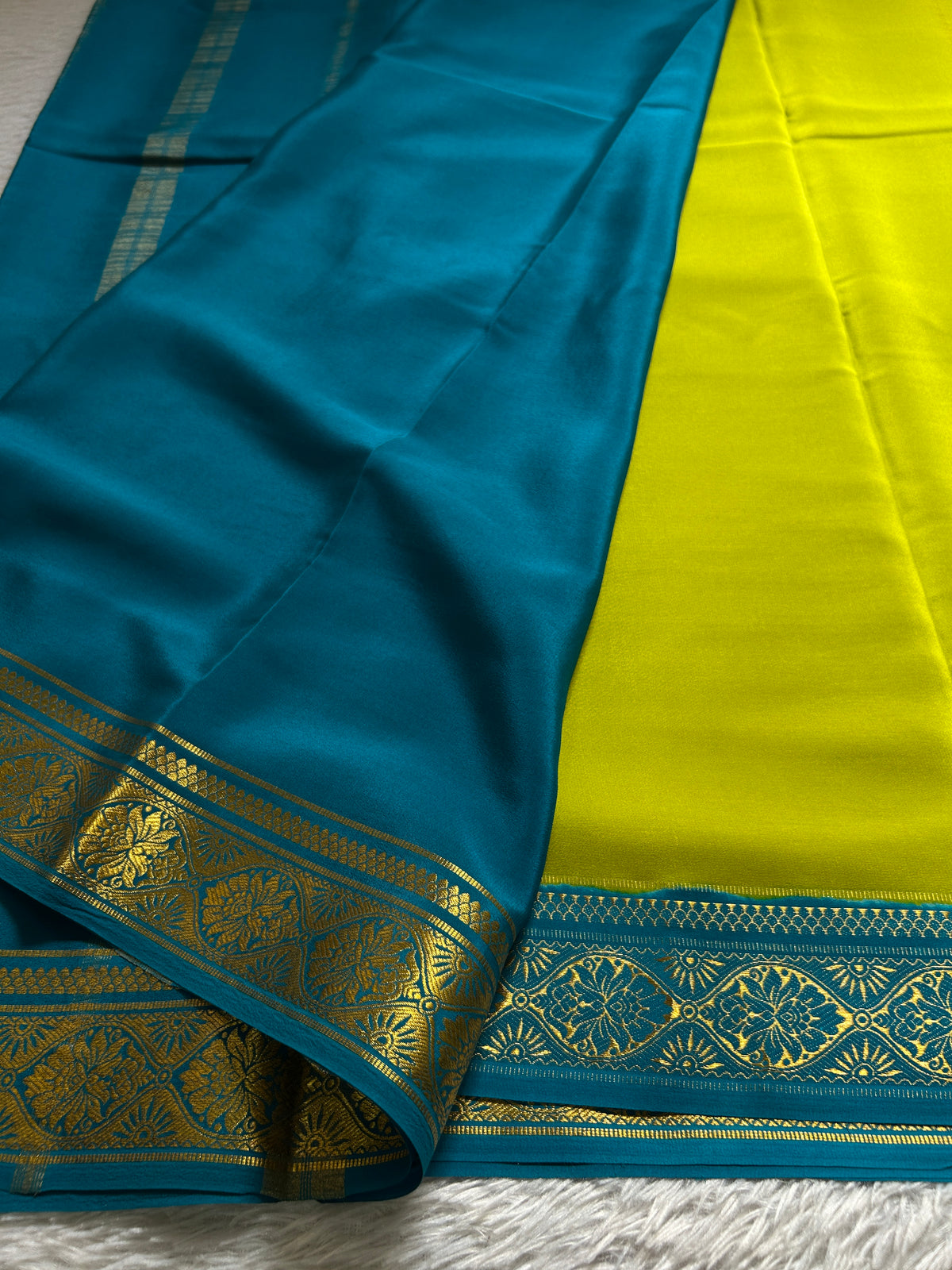 Sukanya (2D) : Olive-ananda blue