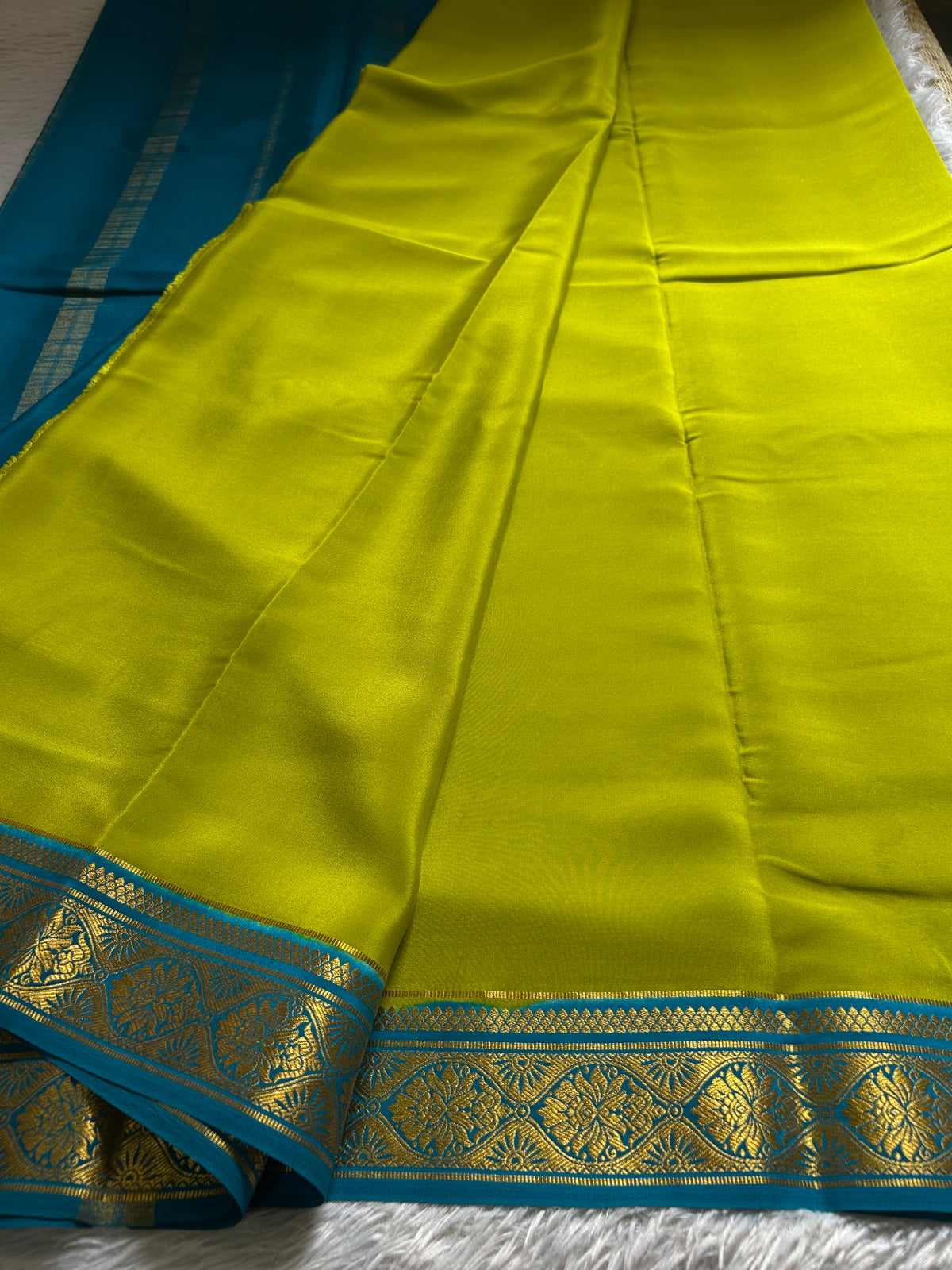 Sukanya (2D) : Olive-ananda blue