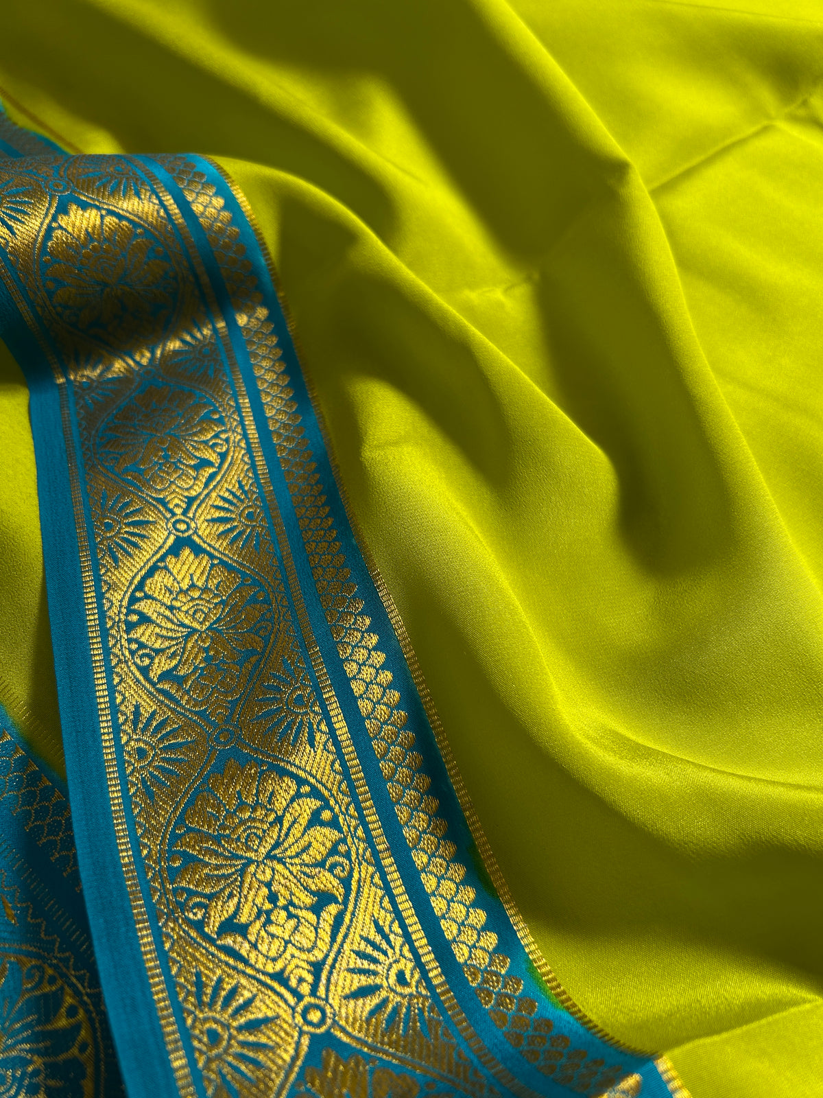 Sukanya (2D) : Olive-ananda blue