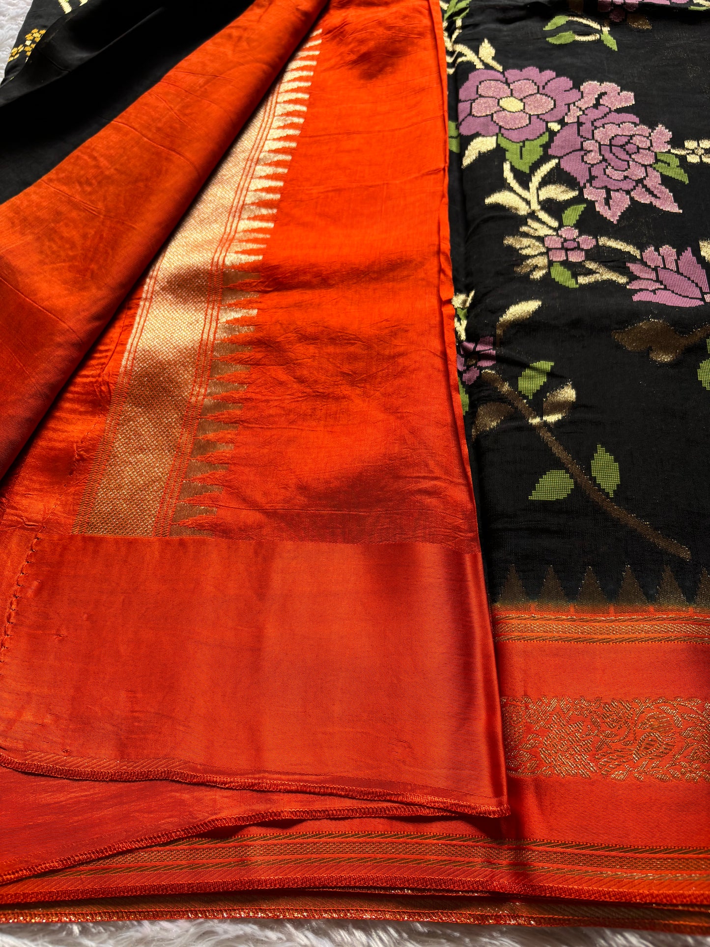 SS134 (2D) : Black-orange