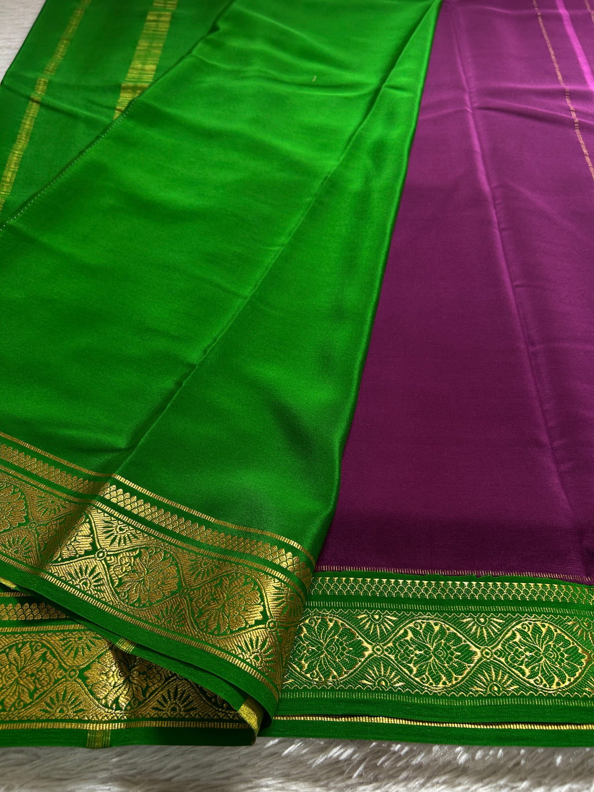 Sukanya (2D) : Deep magenta-Bottle green