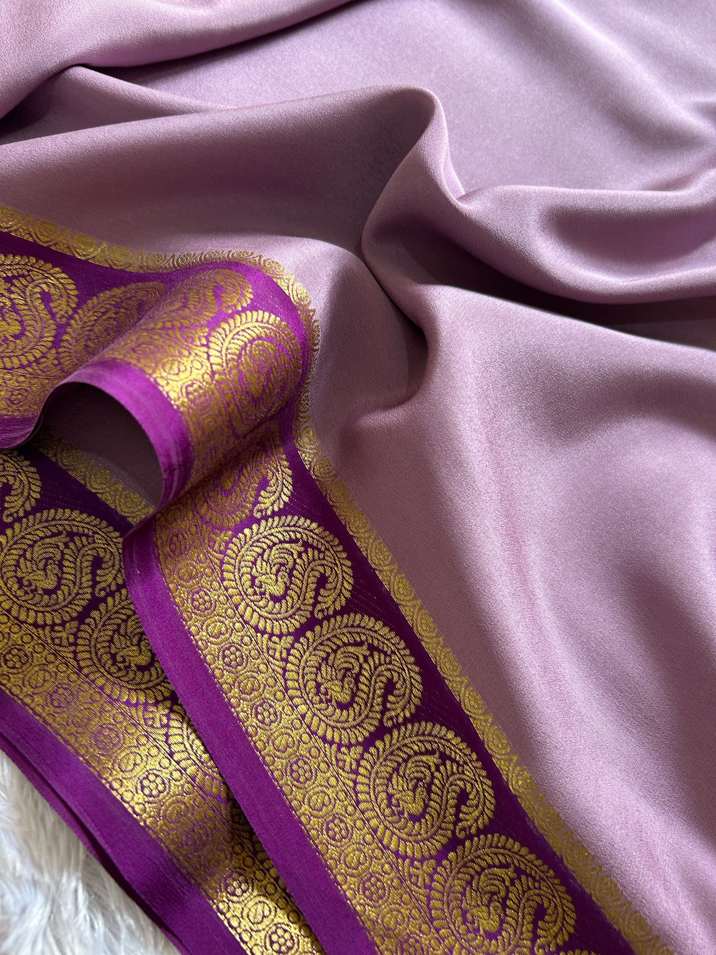 Malini (2D) : Mauve-magenta