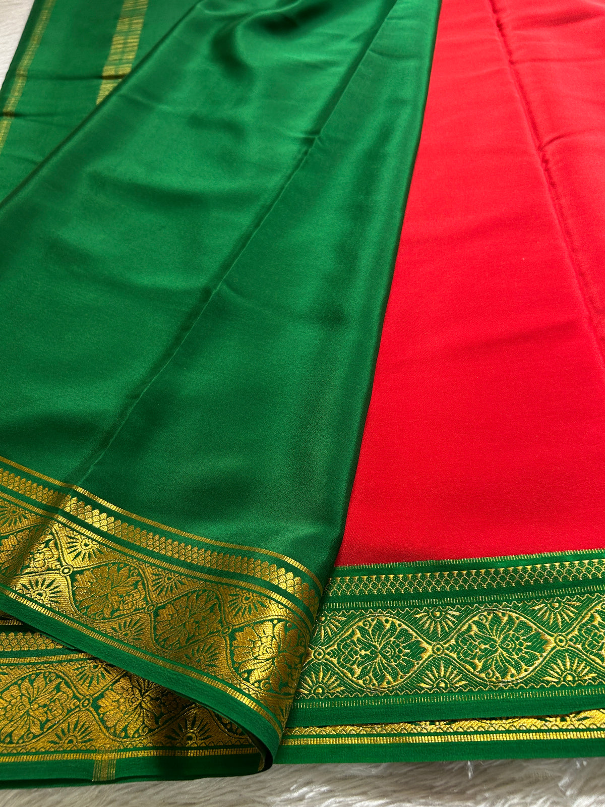 Sukanya (2D) : Red-bottle green