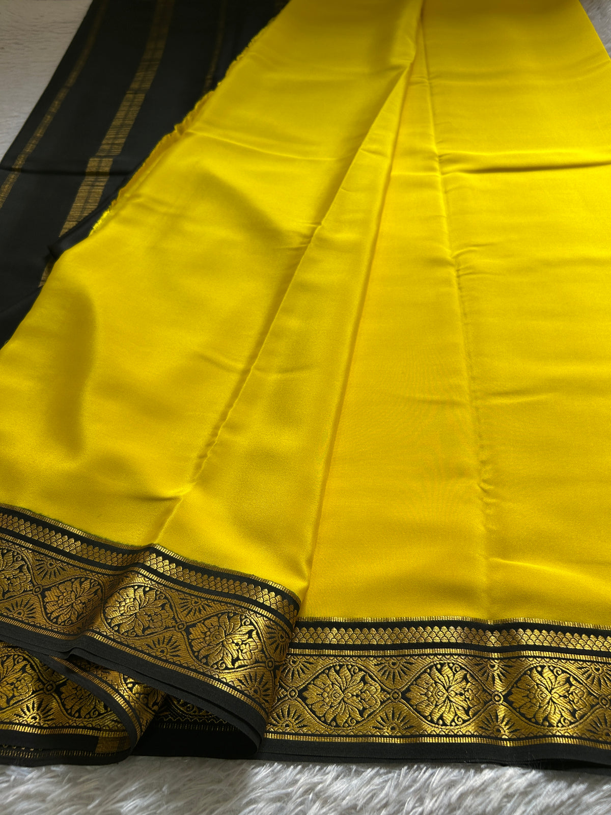 Sukanya (2D) : Yellow-black