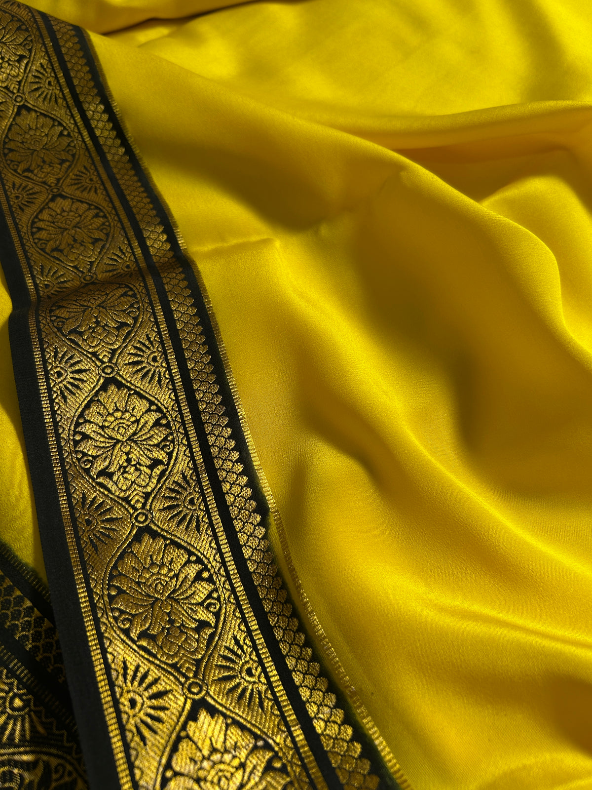 Sukanya (2D) : Yellow-black