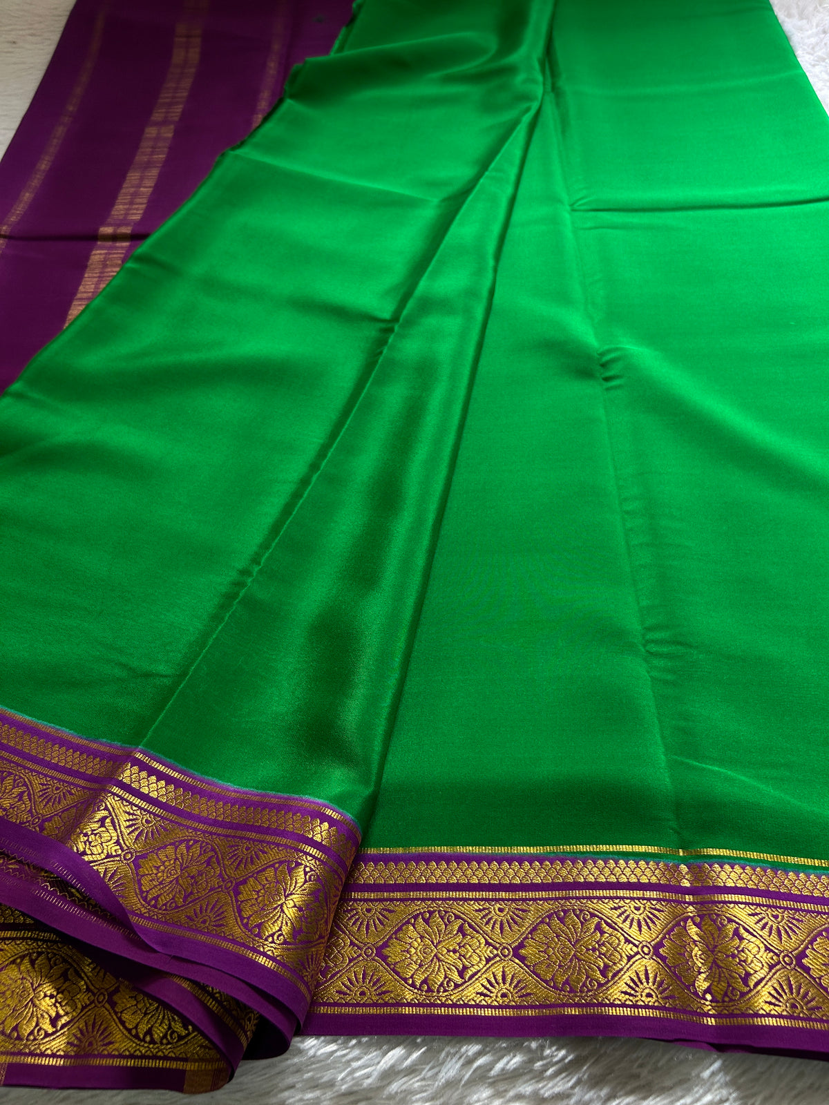 Sukanya (2D) : Leaf green-magenta