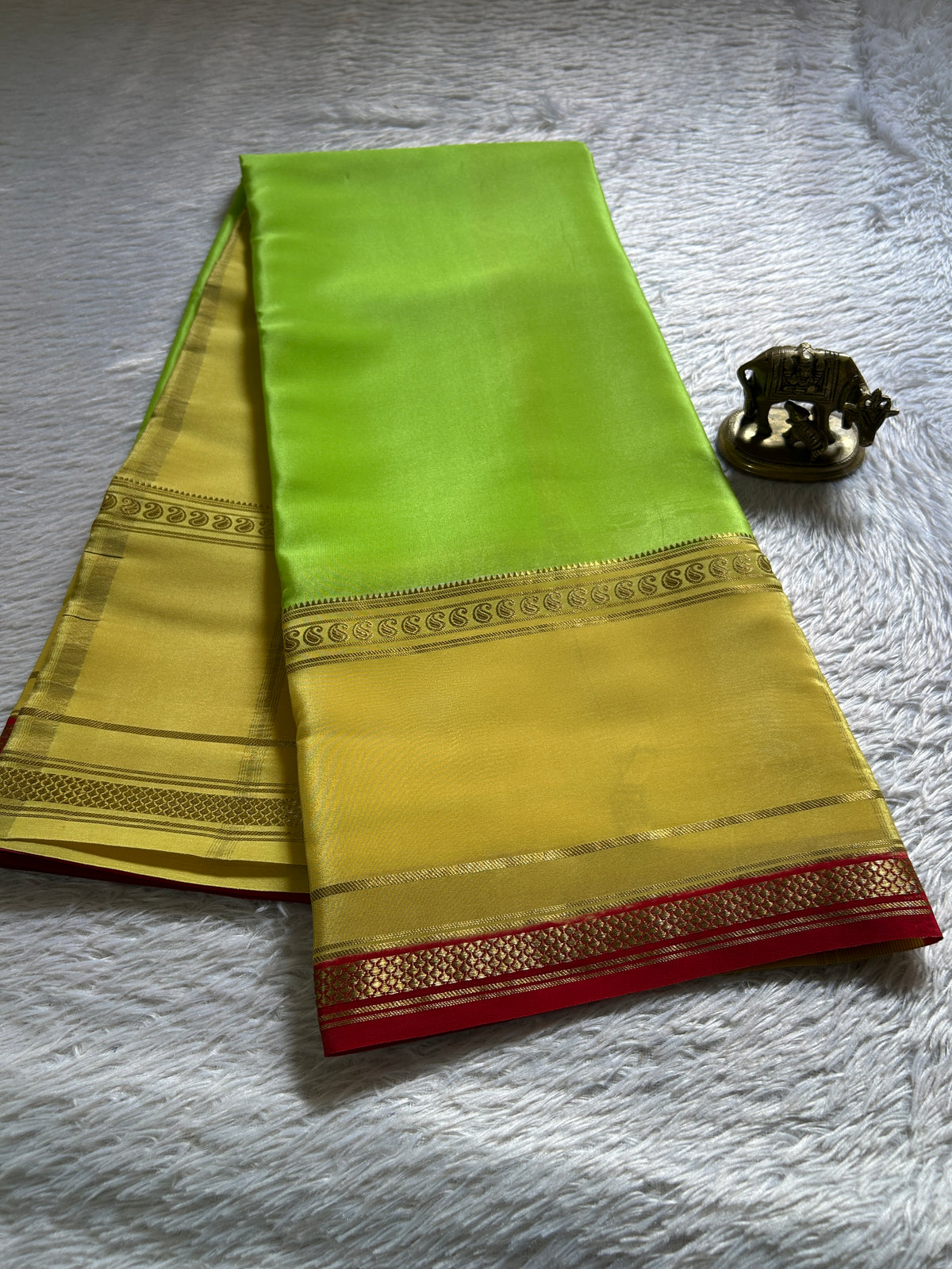 Triguna (3D) : Pista green-pastel yellow-red