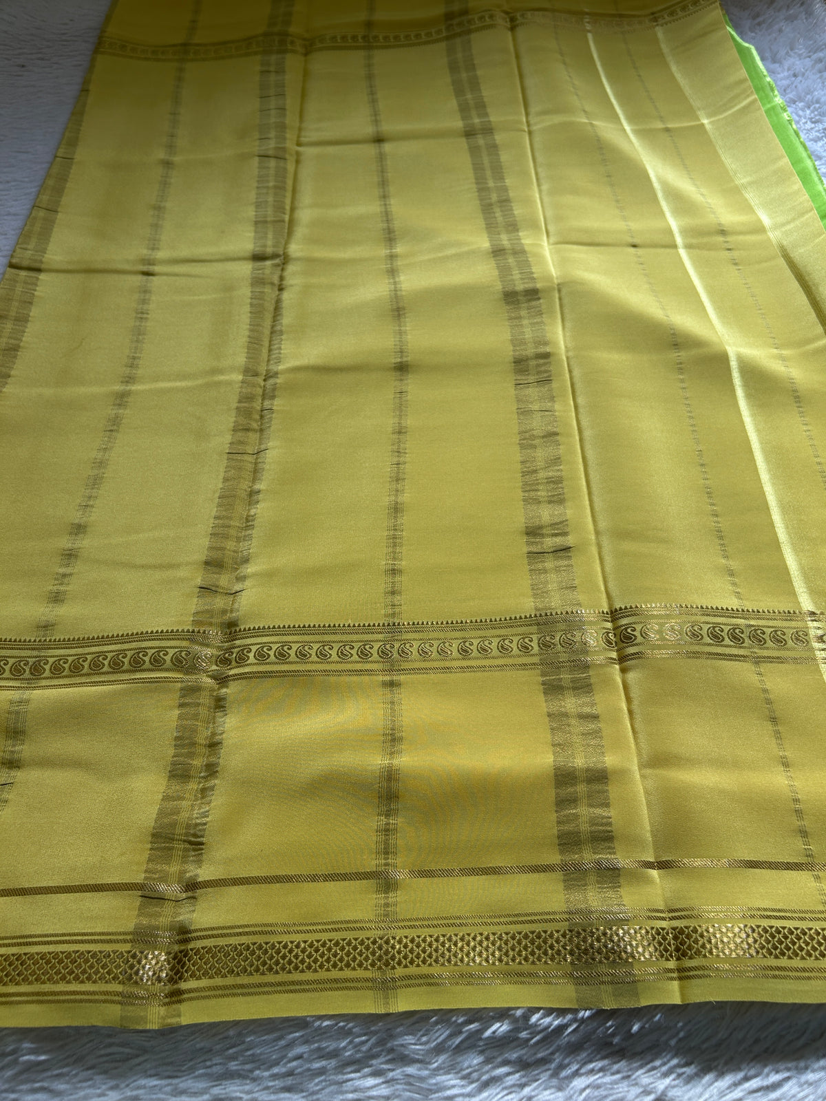 Triguna (3D) : Pista green-pastel yellow-red