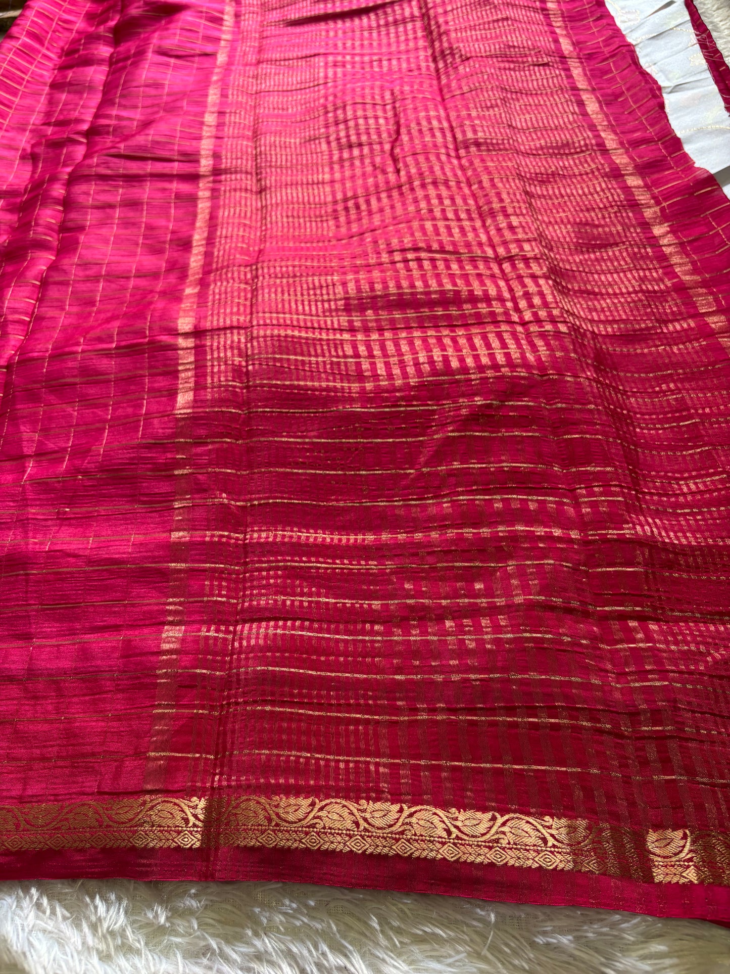 SS132 : Solid Rani pink