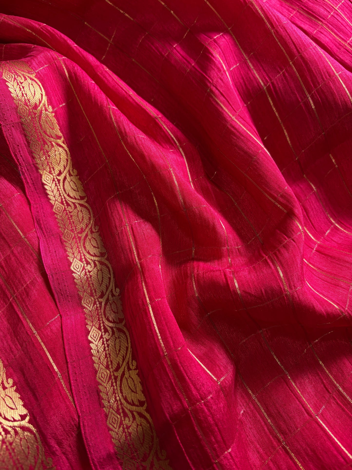 SS132 : Solid Rani pink