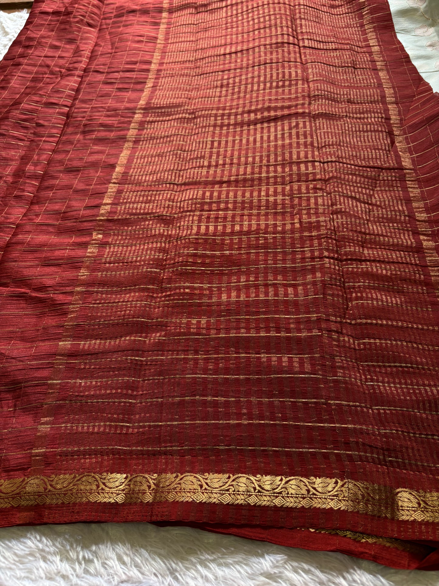 SS132 : Solid Maroon