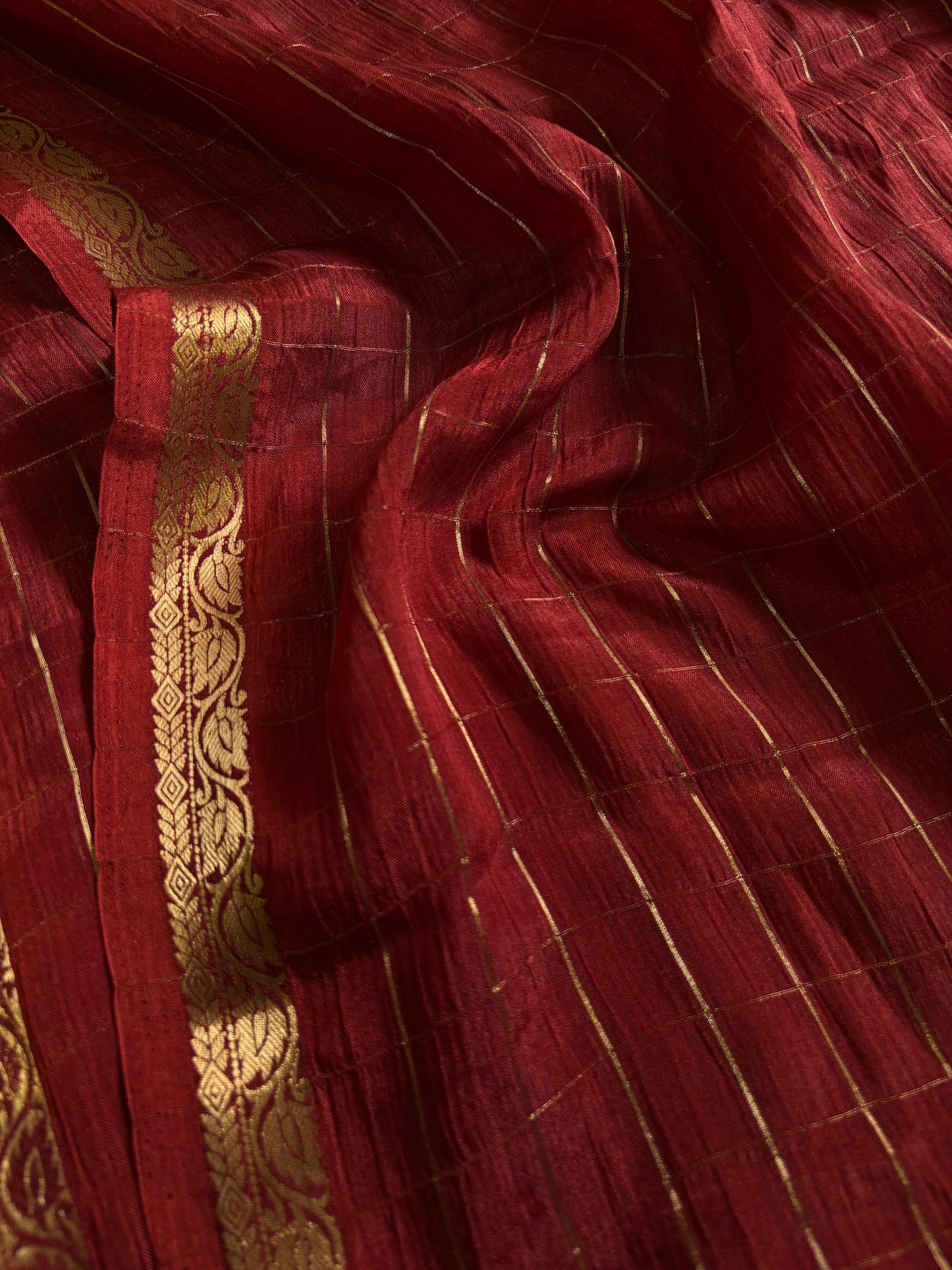 SS132 : Solid Maroon