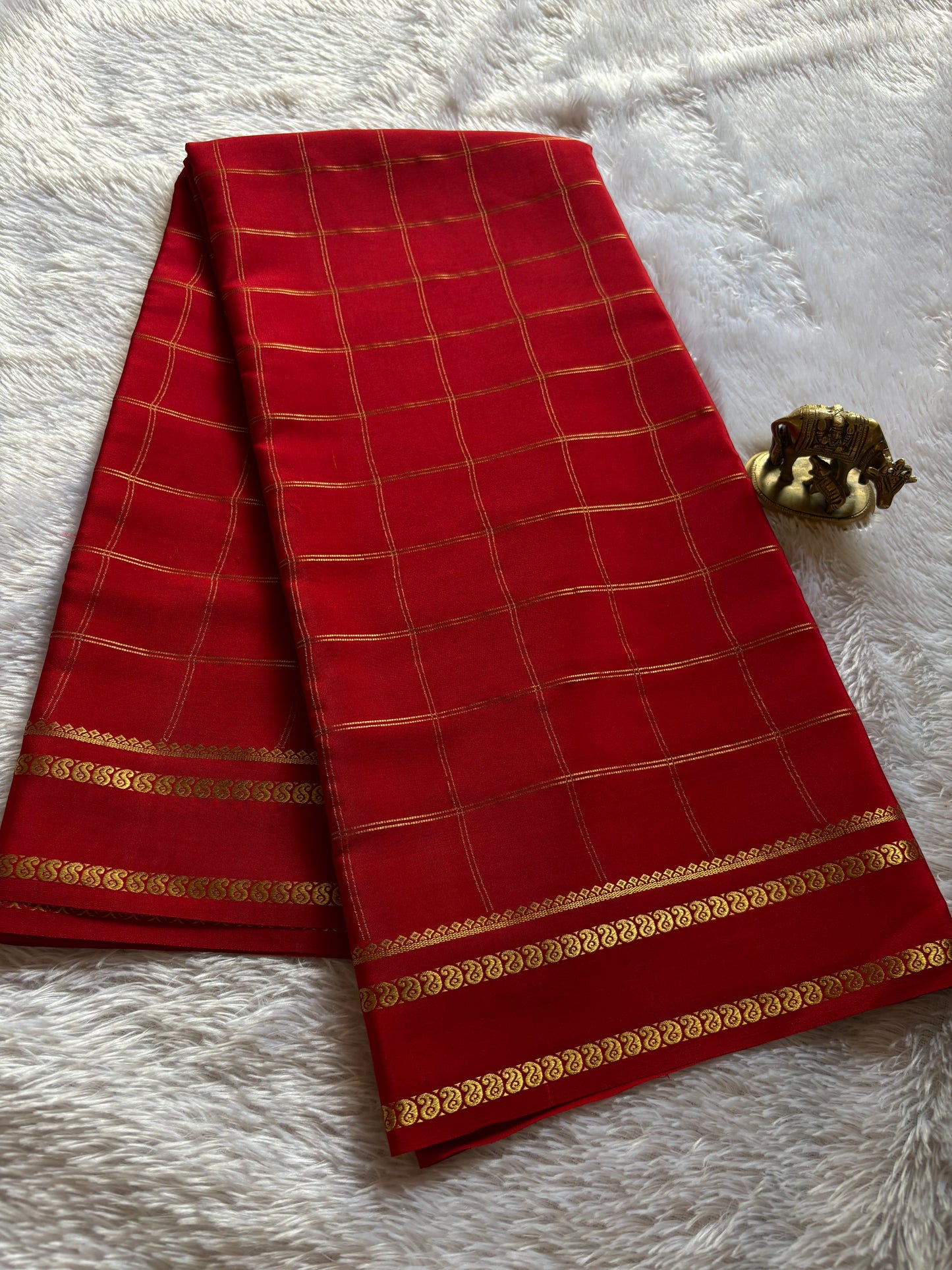 Moulya : Solid Dark red