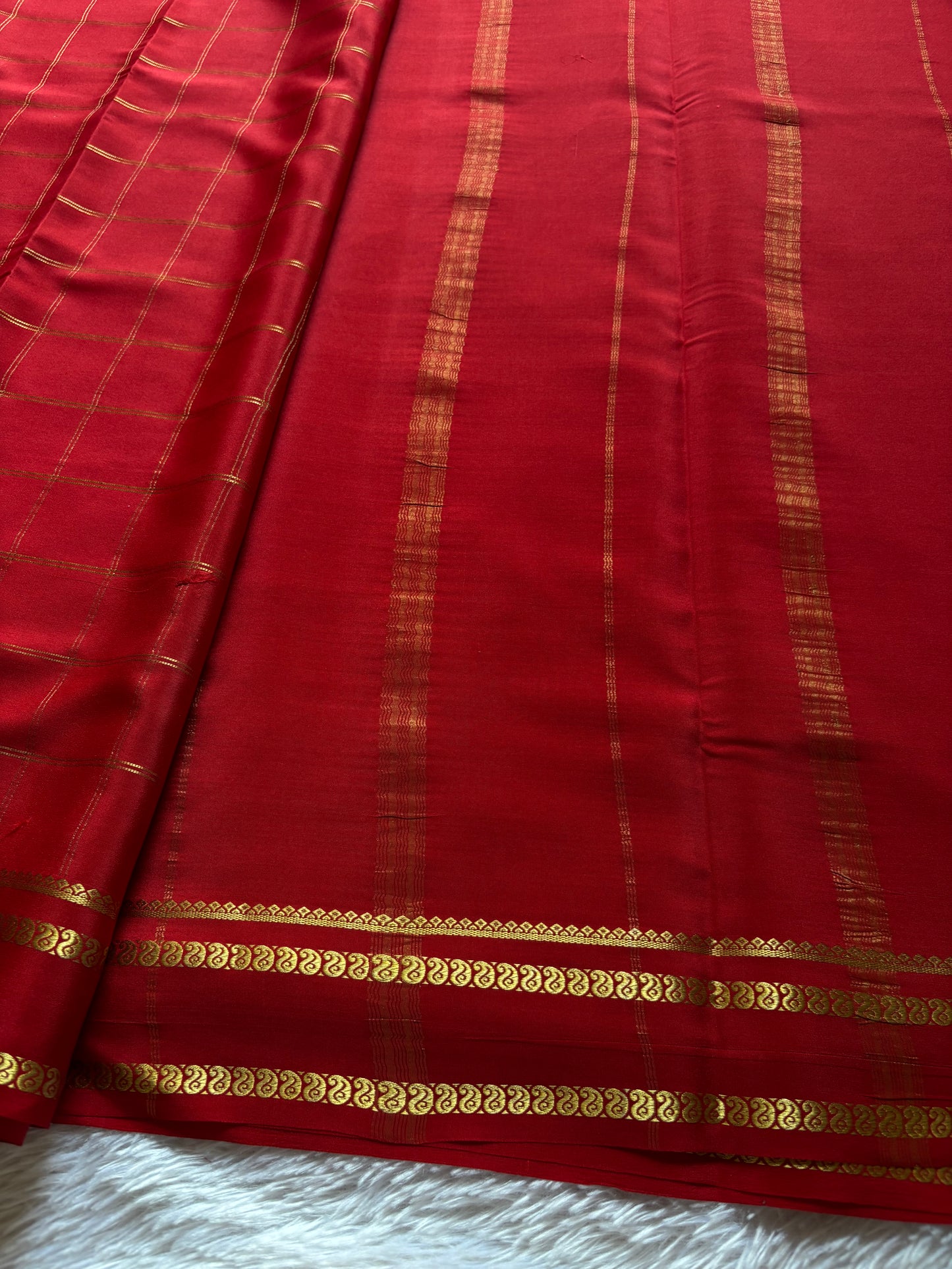Moulya : Solid Dark red