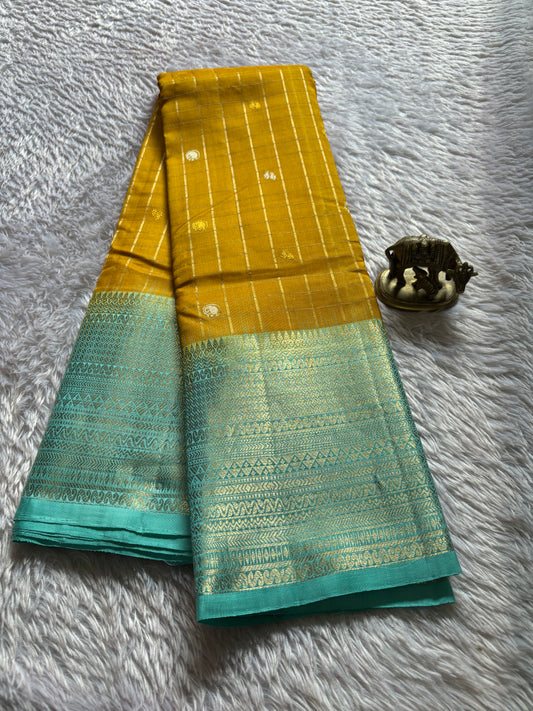 Kankana (2D) : Golden yellow-sea blue