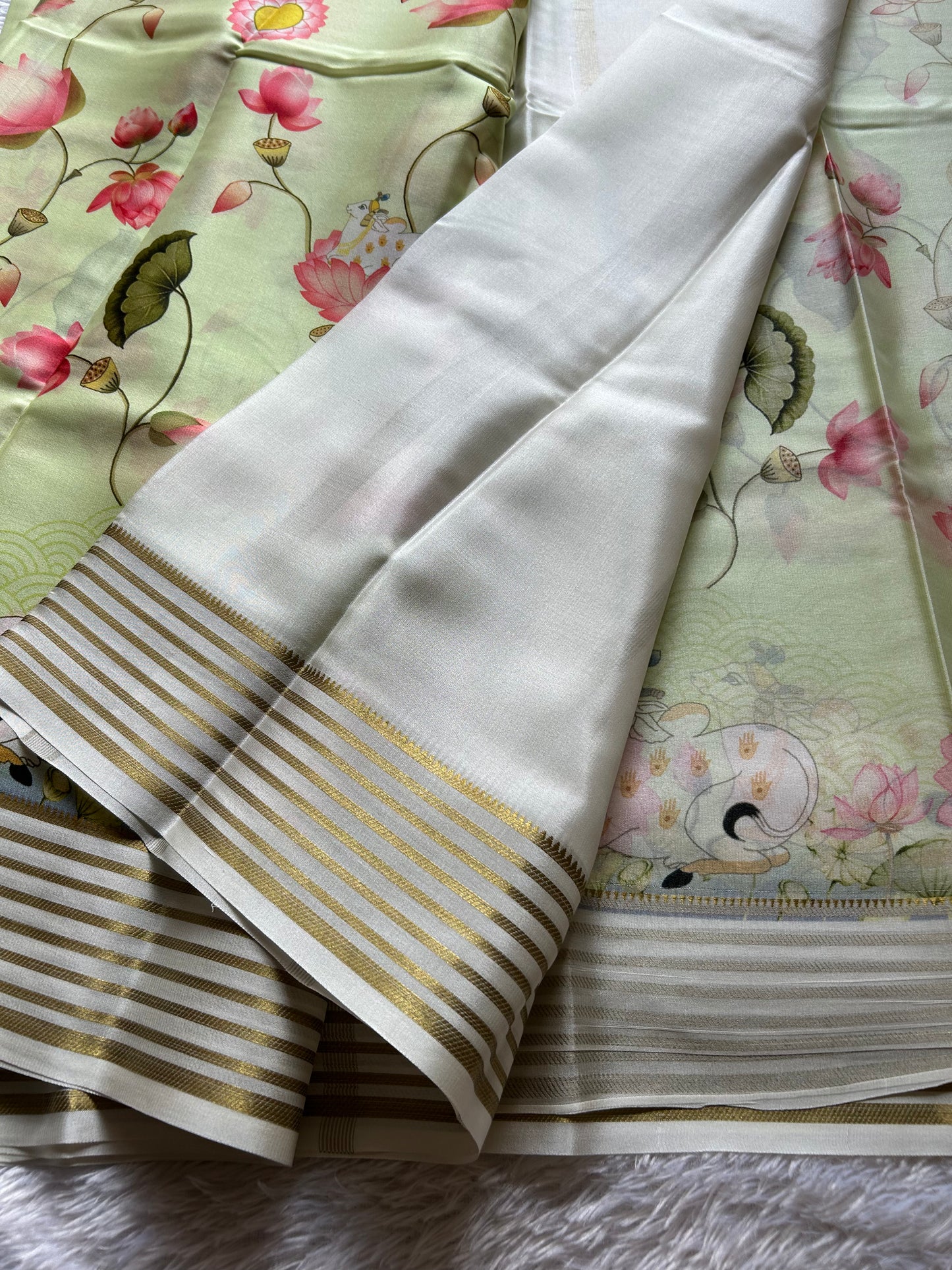 Kamala (2D) : Light Pista green-off white