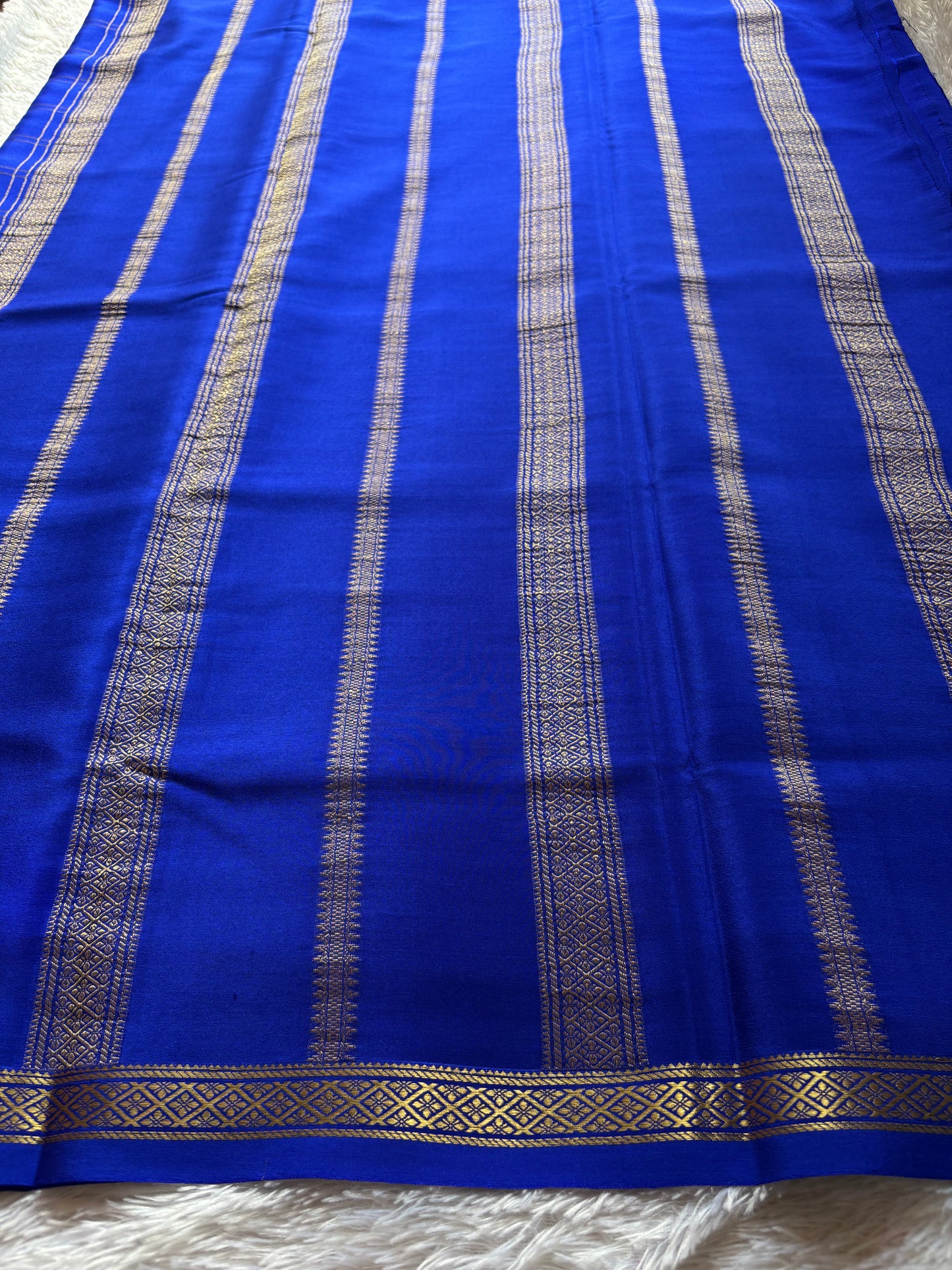 Vaibhavi : Solid Royal blue