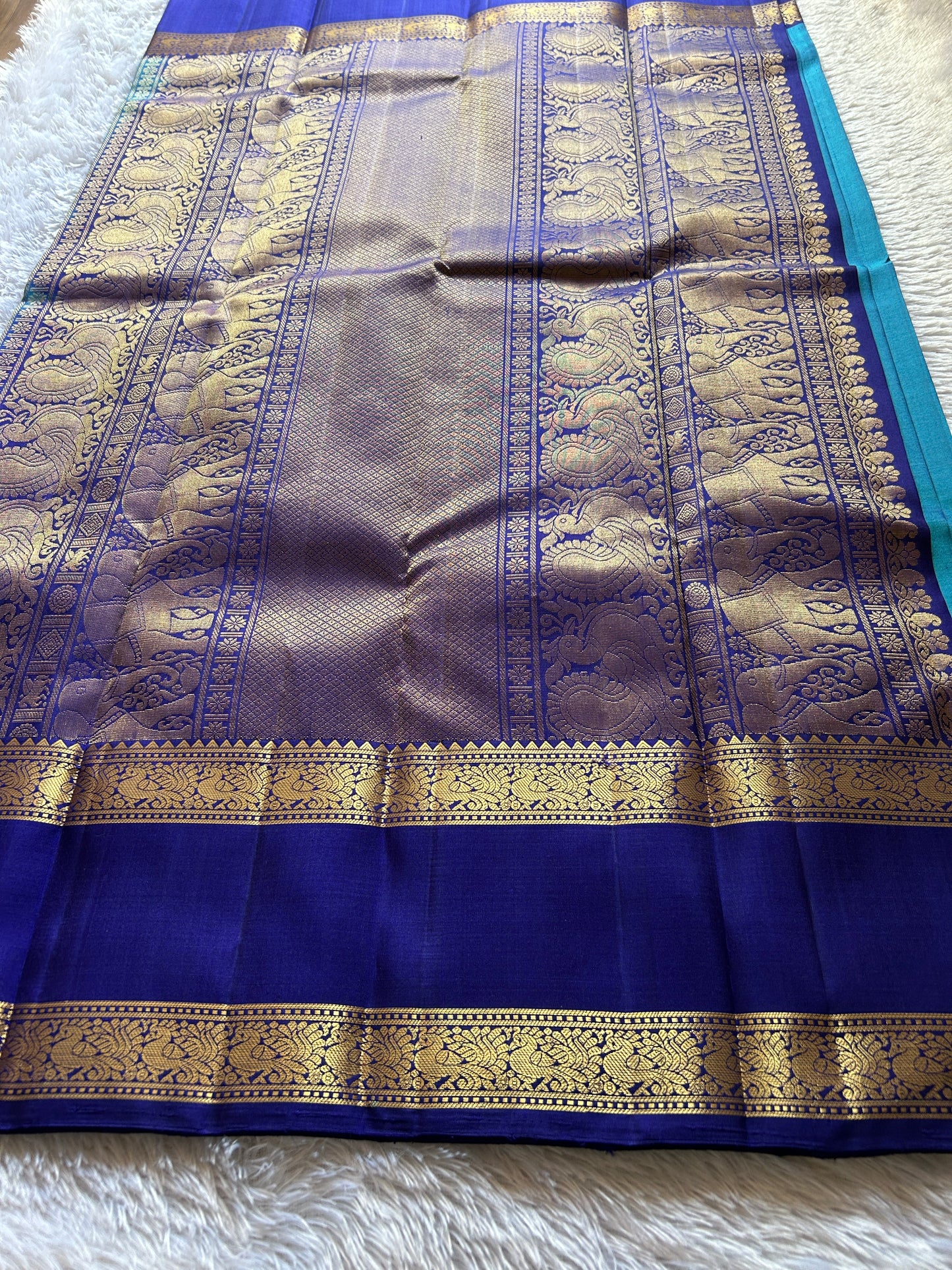 Lakshmi (2D) : Ananda blue-navy blue