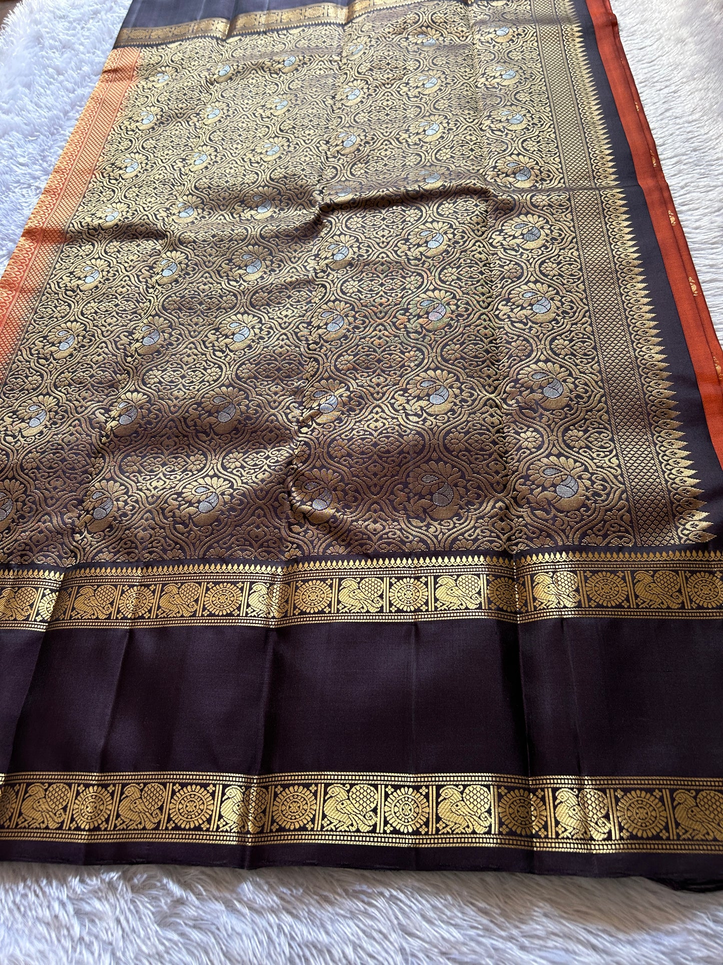 Lakshmi (2D) : Rust-black