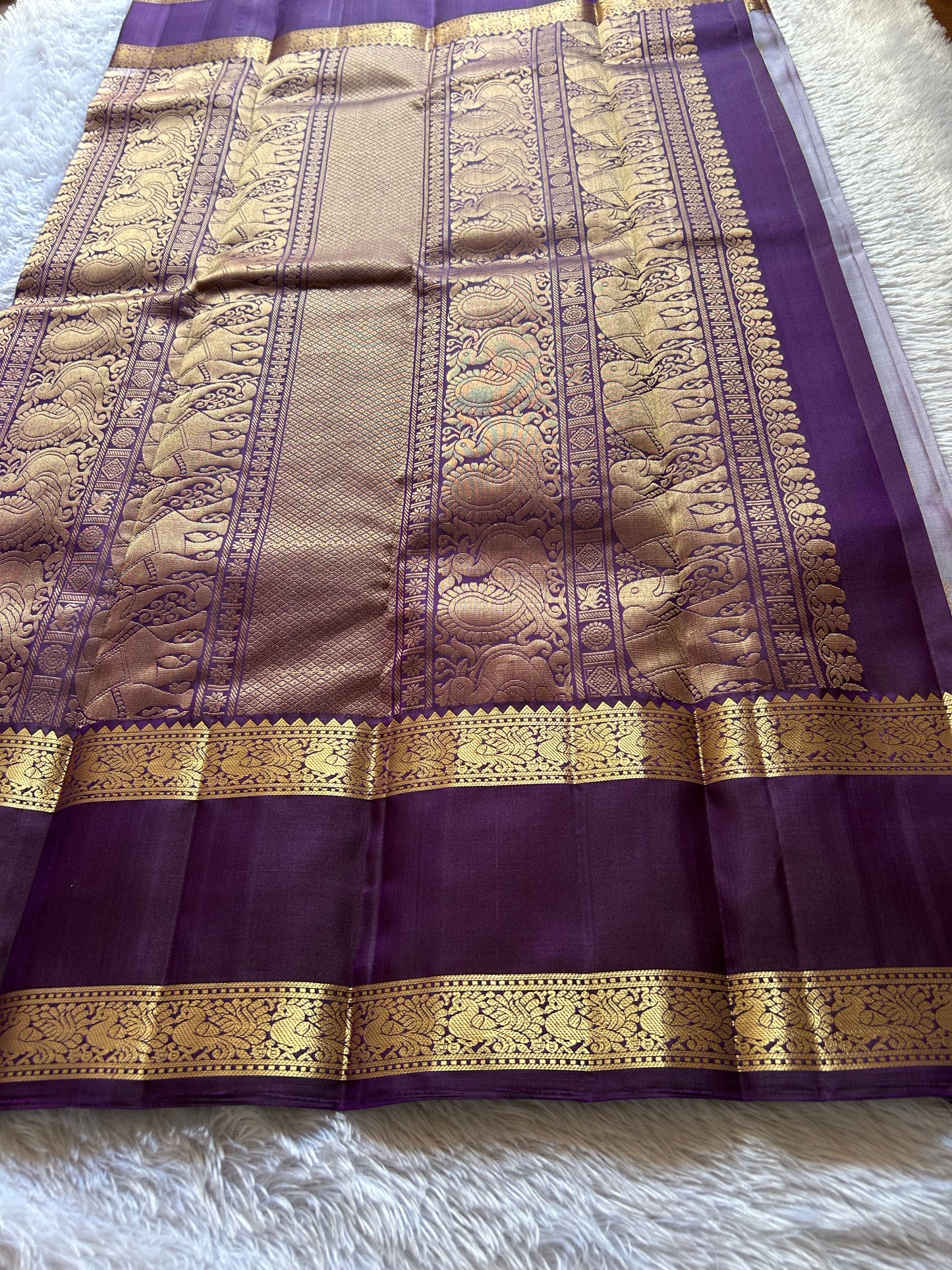 Lakshmi (2D) : Silver-wine