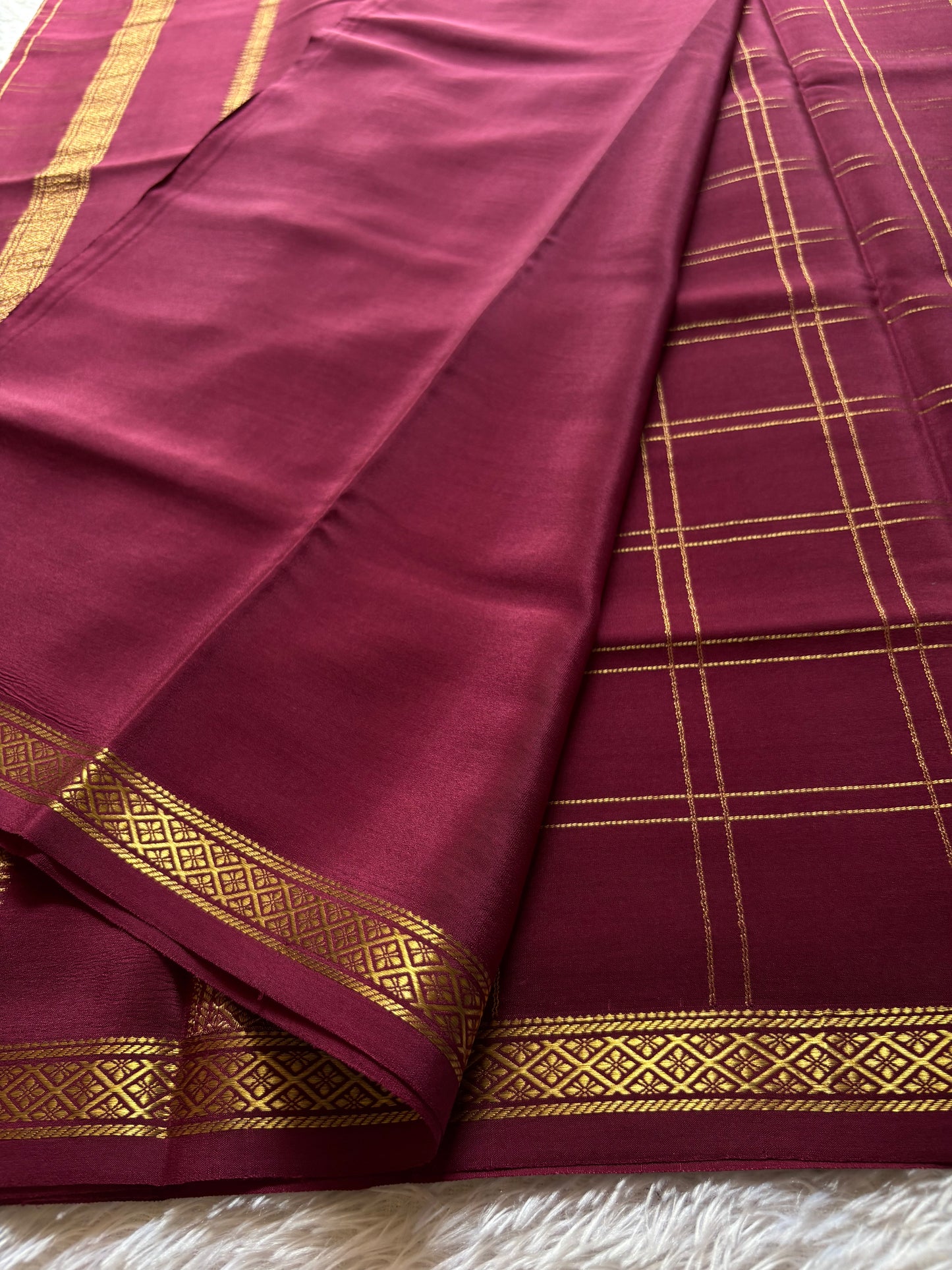 Vaibhavi : Solid Maroon