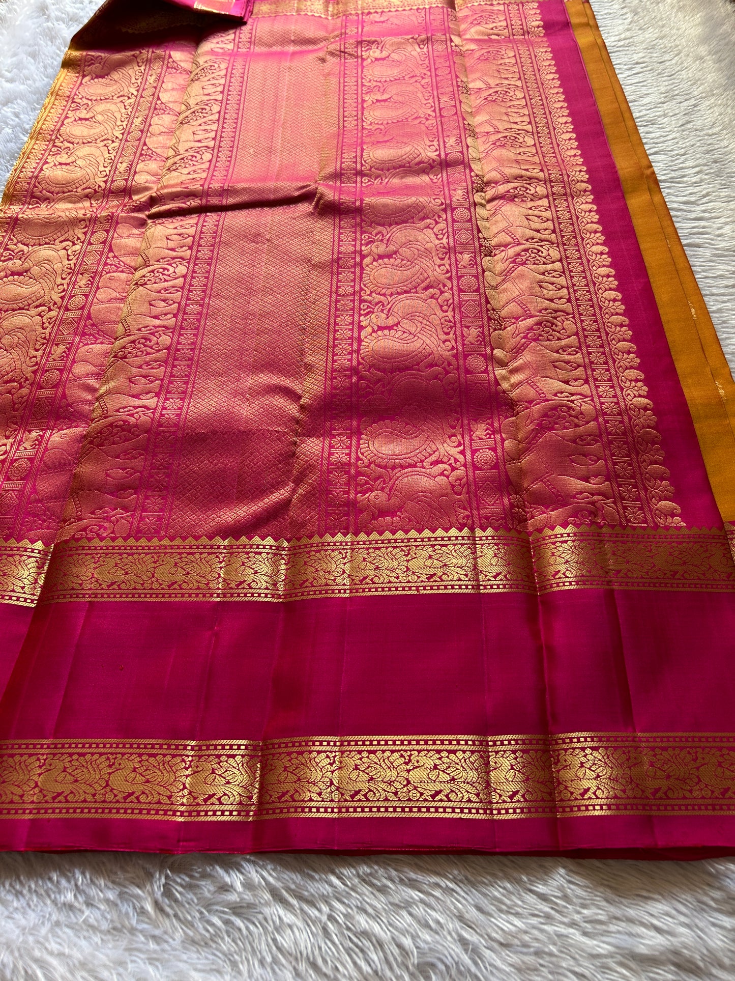 Lakshmi (2D) : Golden yellow-pink