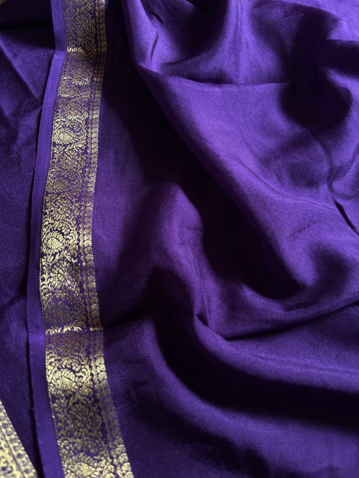 SS139 : Solid Violet