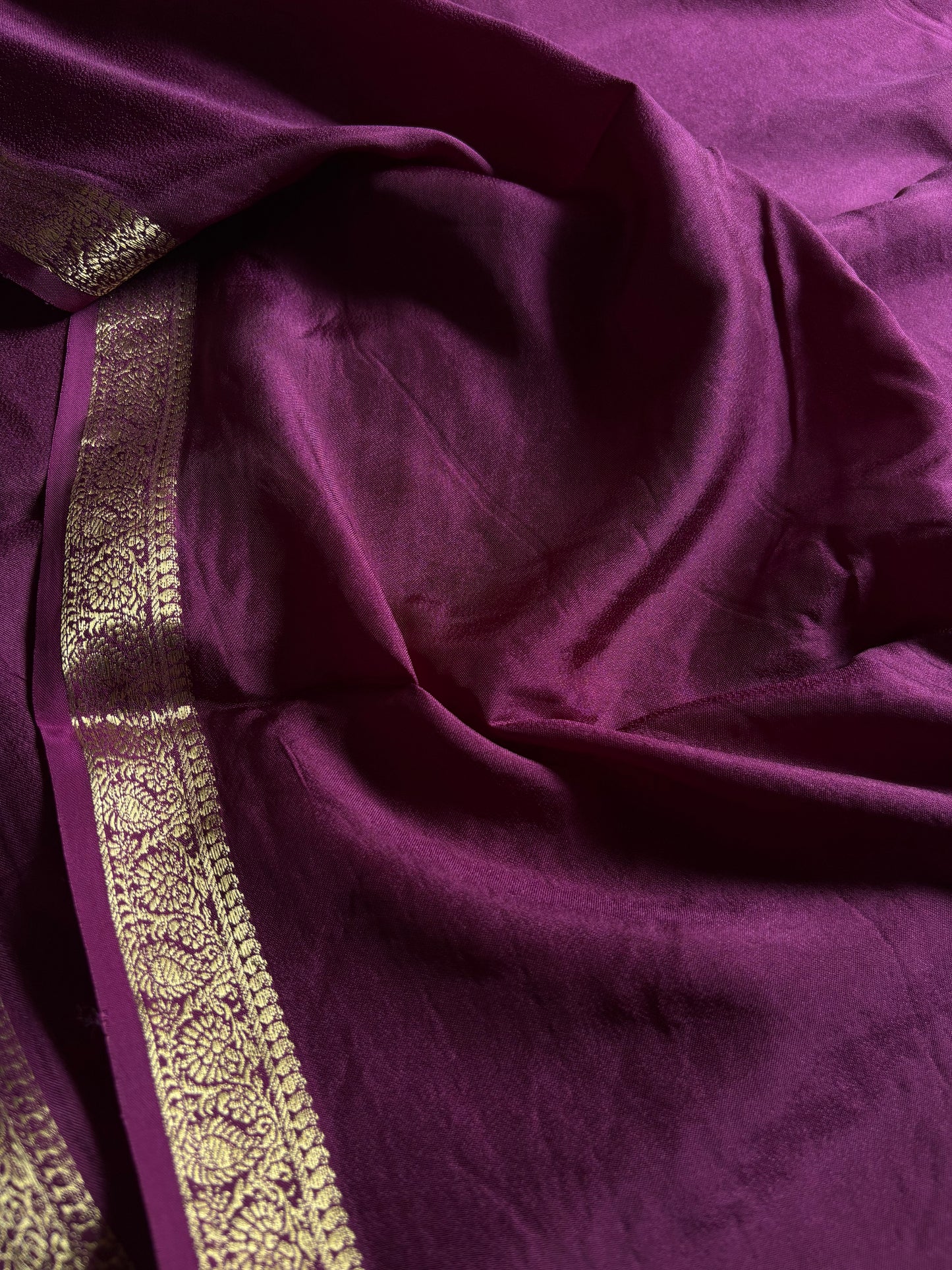 SS139 : Solid Plum