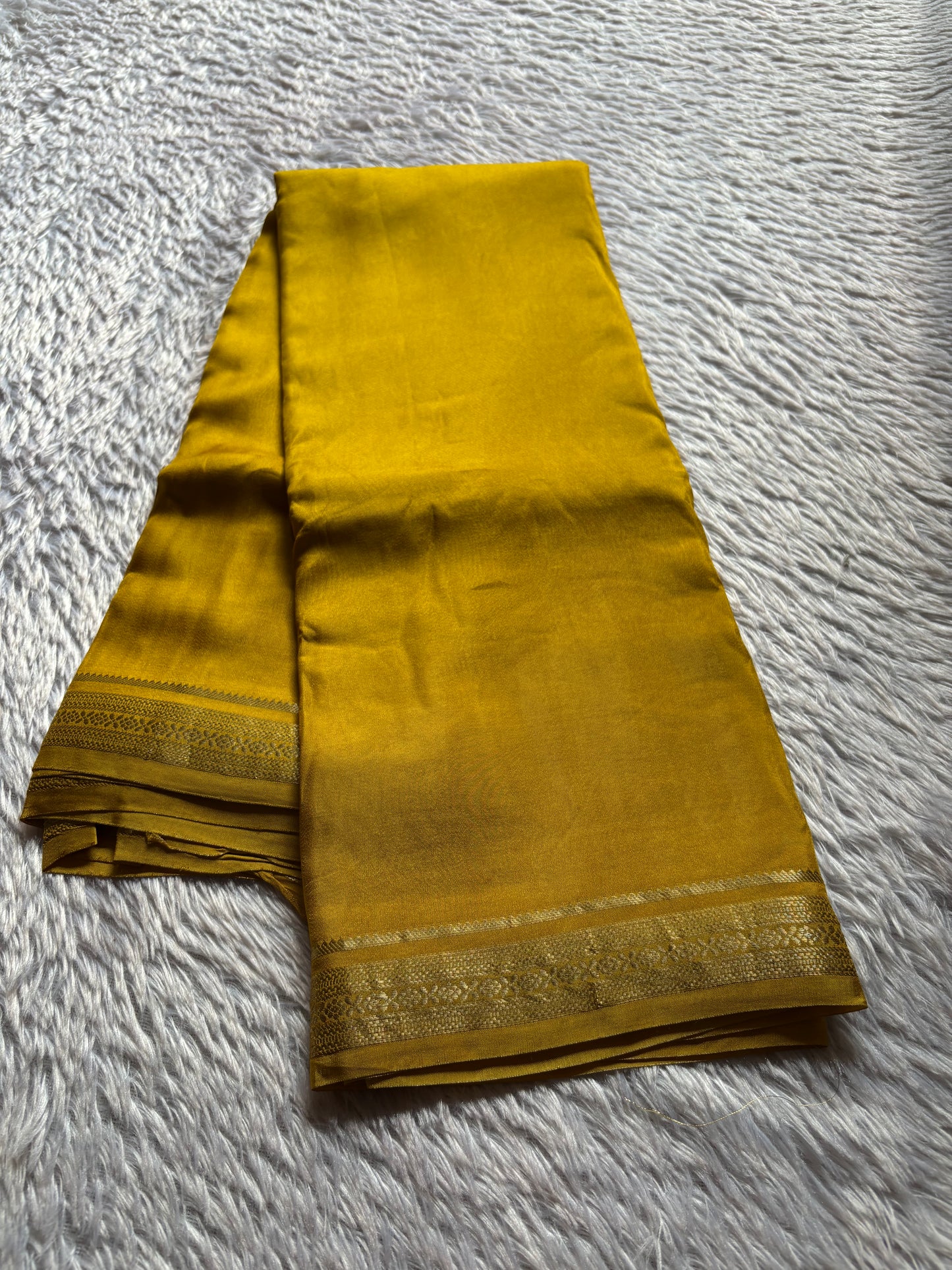 SS138 : Solid Golden yellow