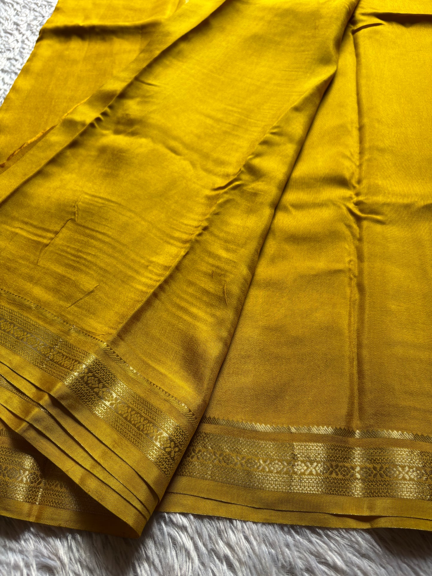 SS138 : Solid Golden yellow