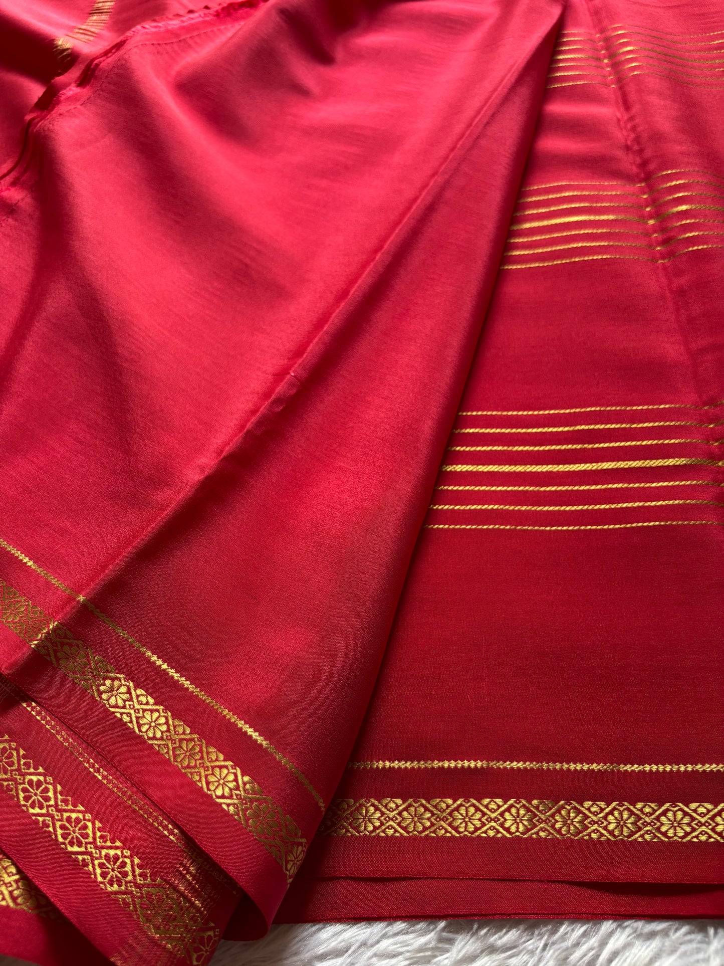 Aparanji : Solid Red