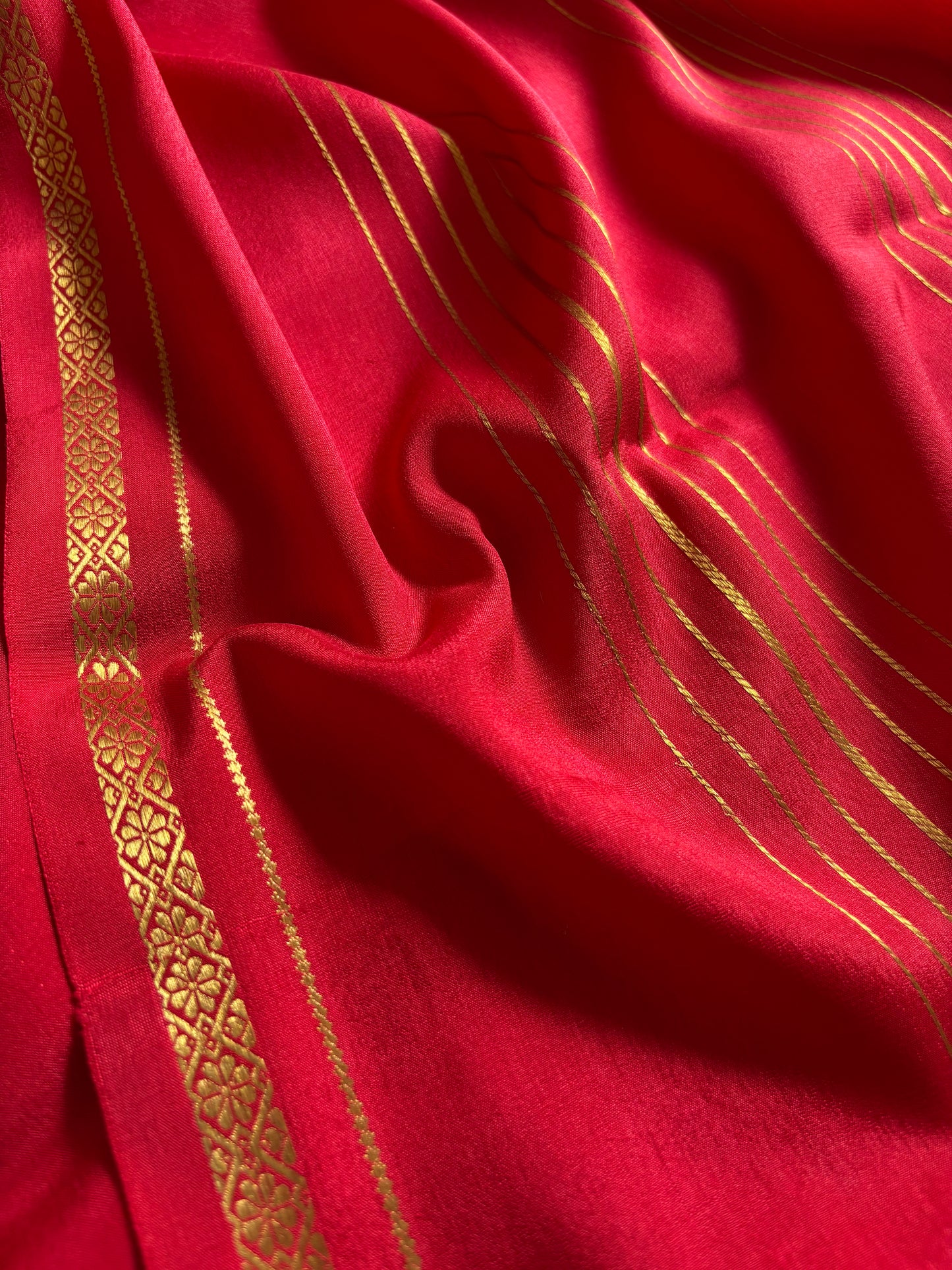Aparanji : Solid Red