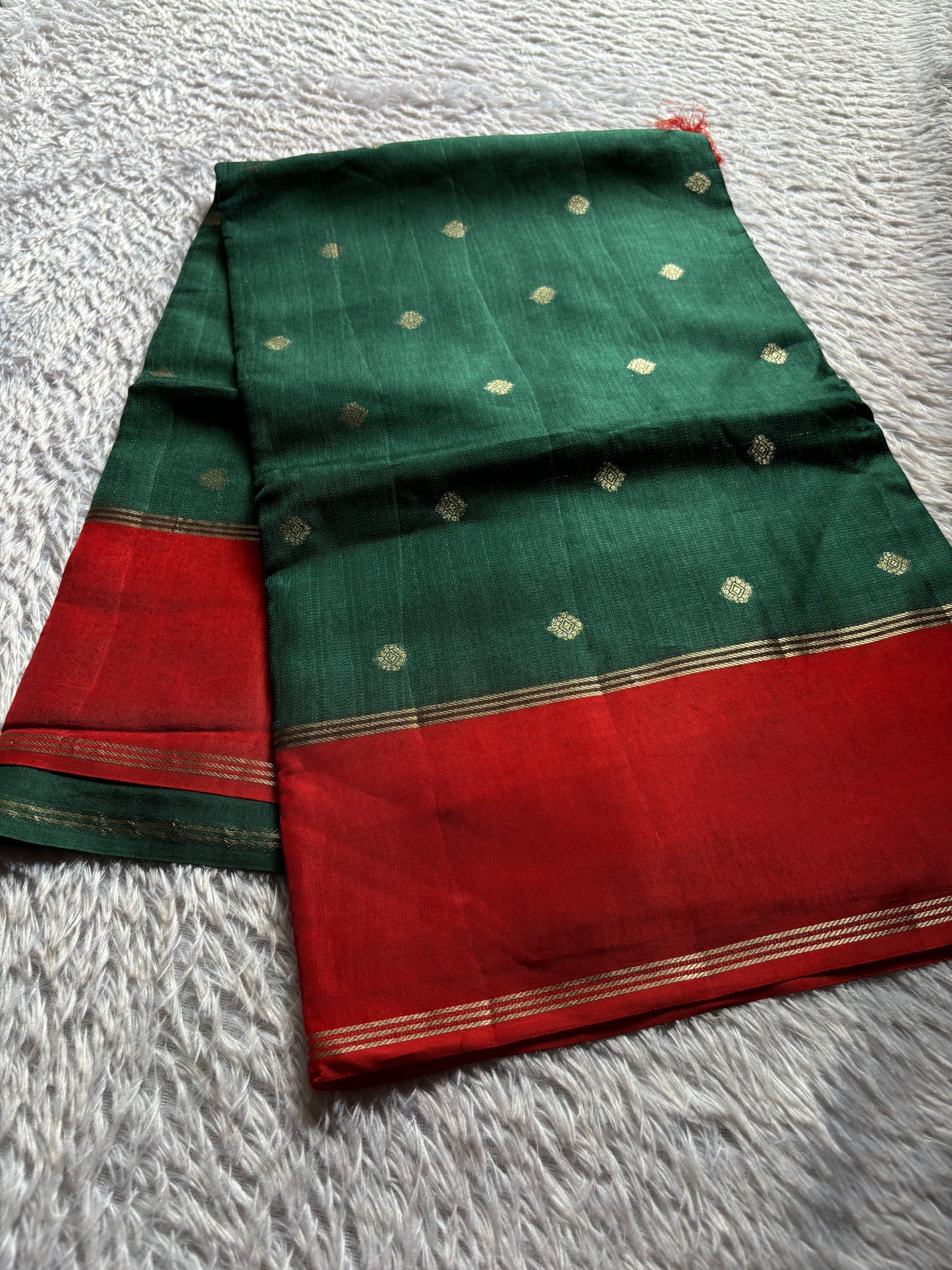 SS136 (2D) : Bottle green-red