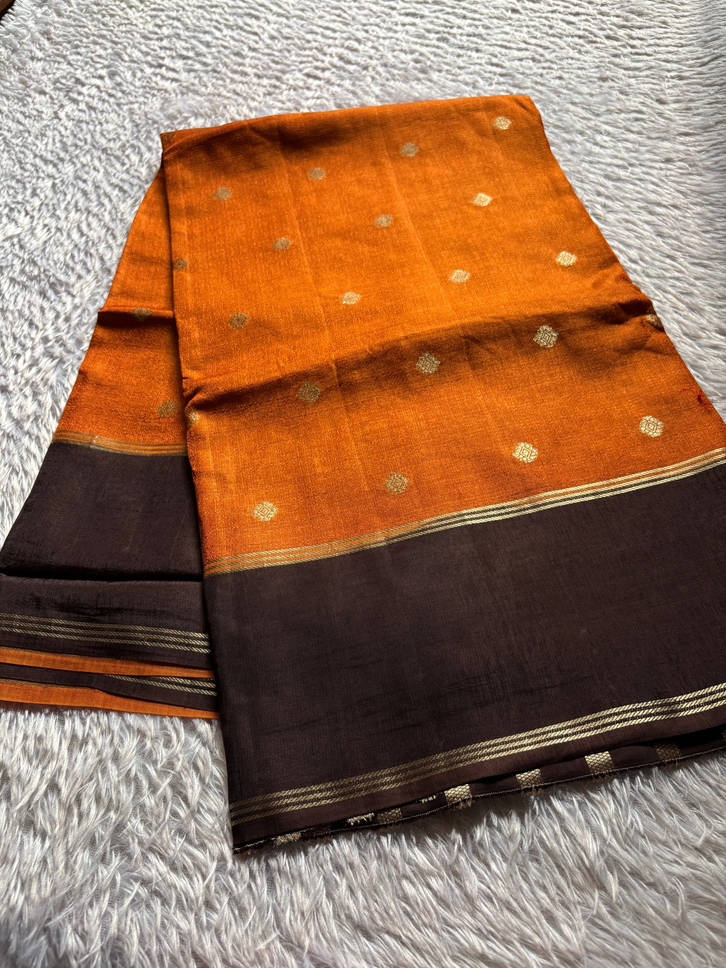 SS136 (2D) : Rust orange-deep brown