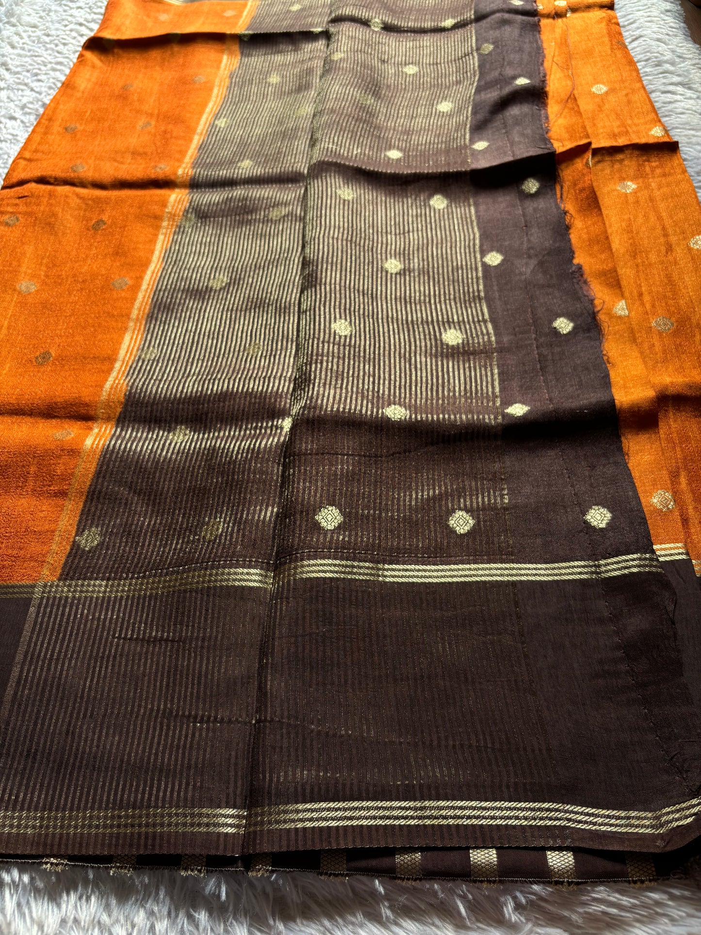 SS136 (2D) : Rust orange-deep brown