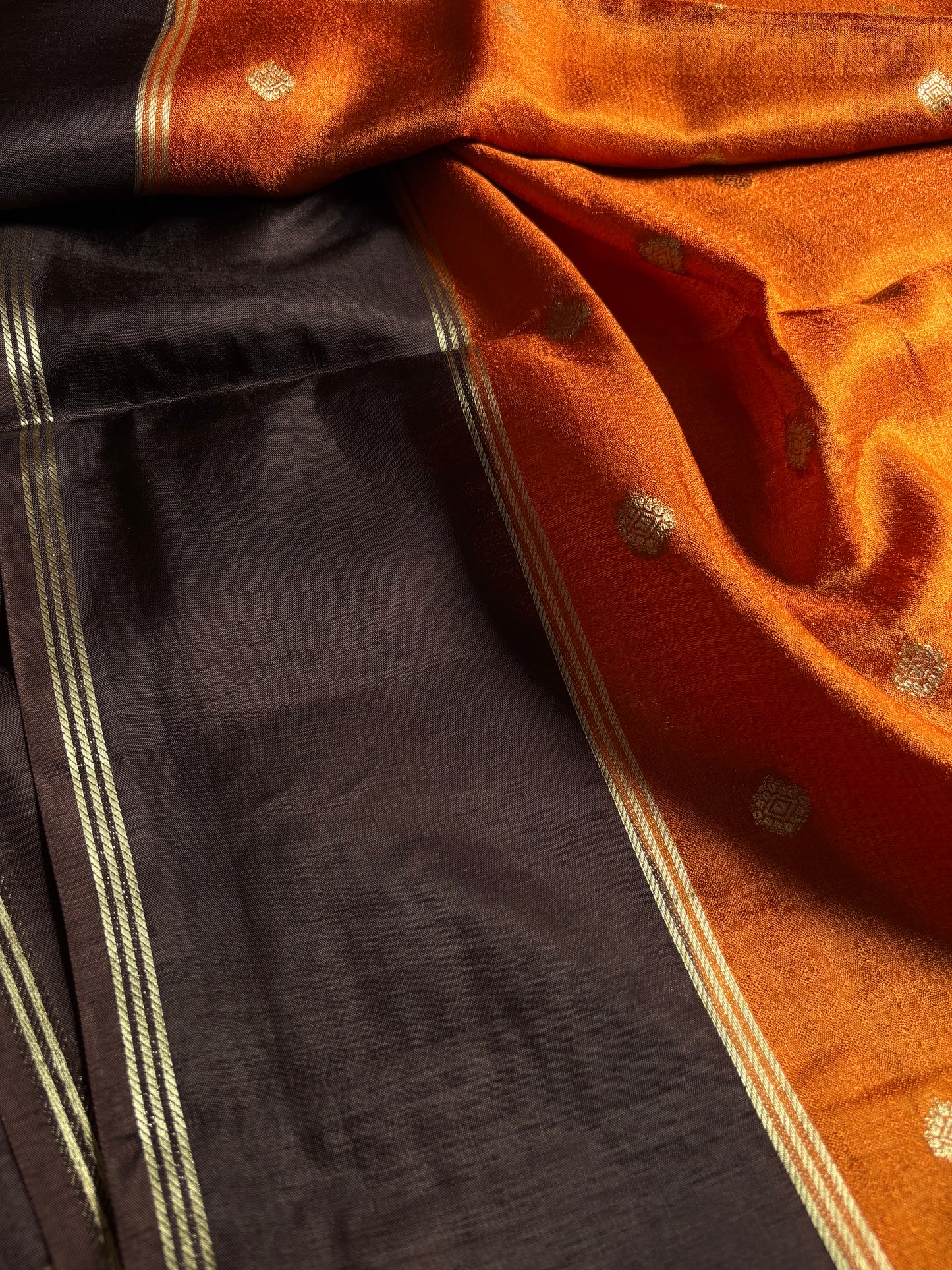 SS136 (2D) : Rust orange-deep brown