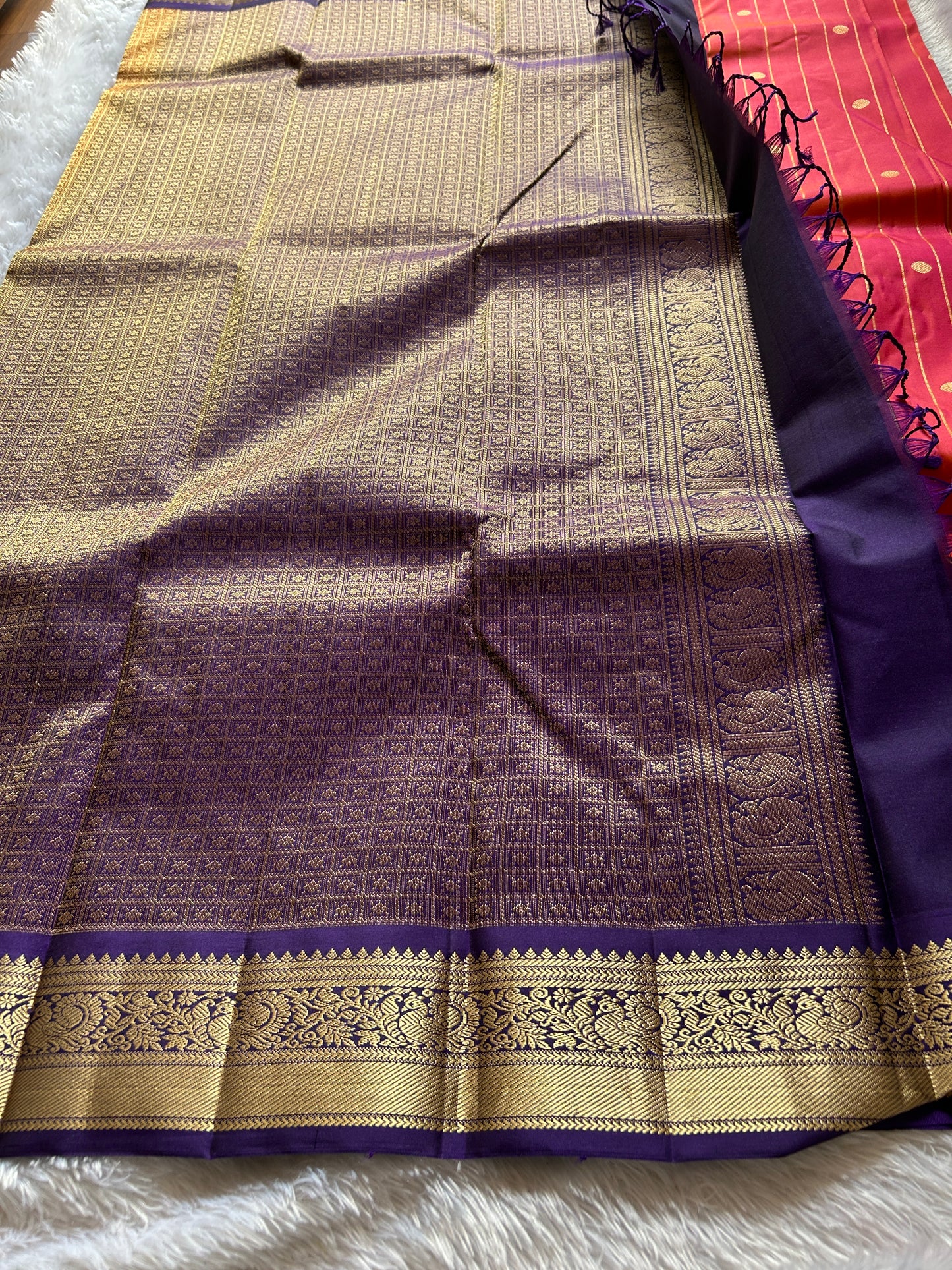 Rudra (2D) : Pinkish red-navy blue