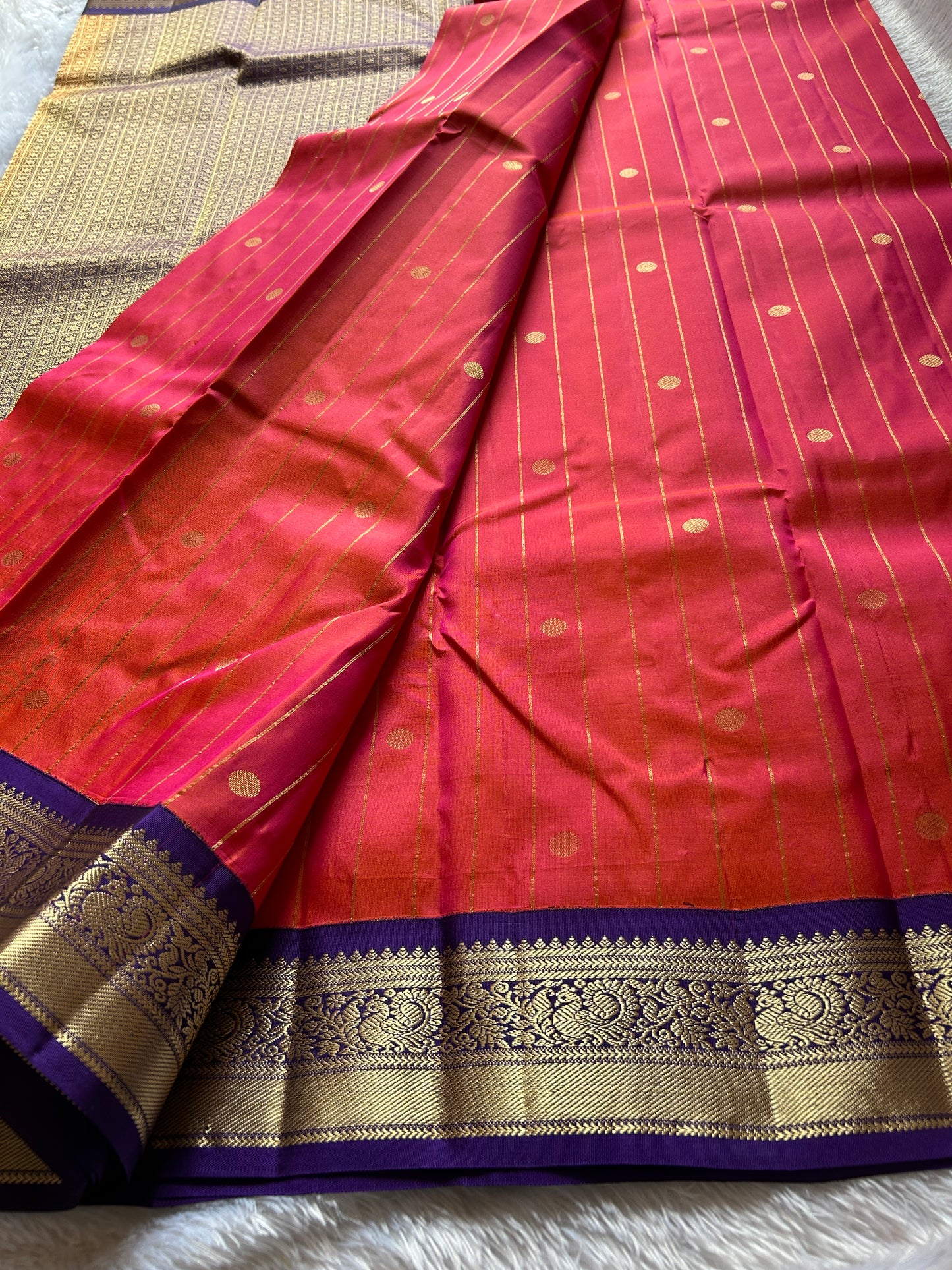 Rudra (2D) : Pinkish red-navy blue