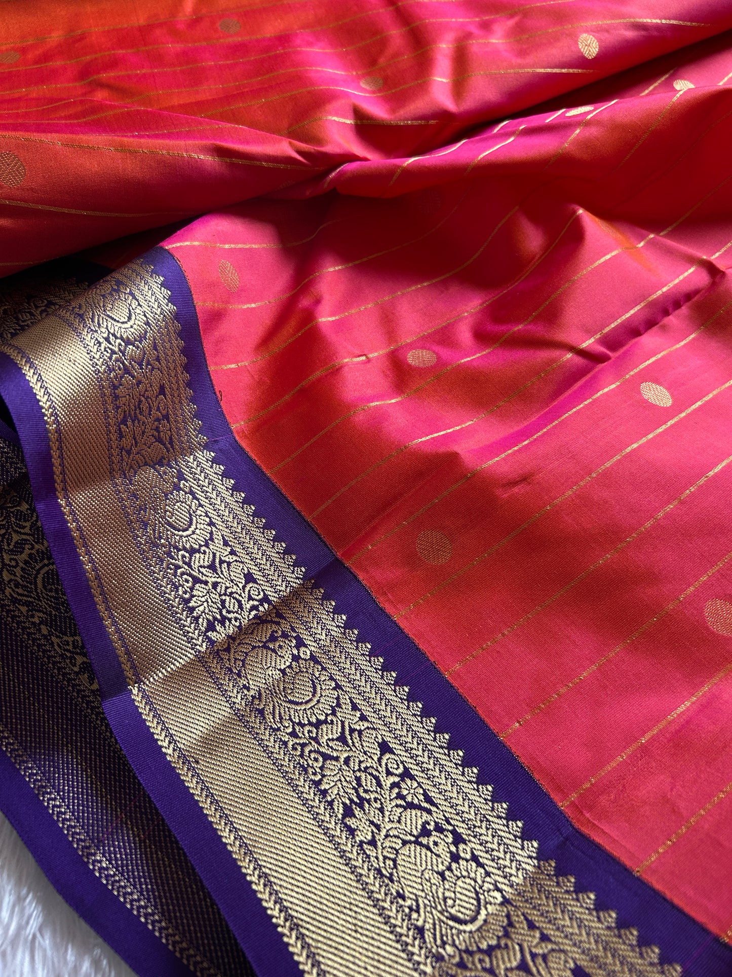 Rudra (2D) : Pinkish red-navy blue