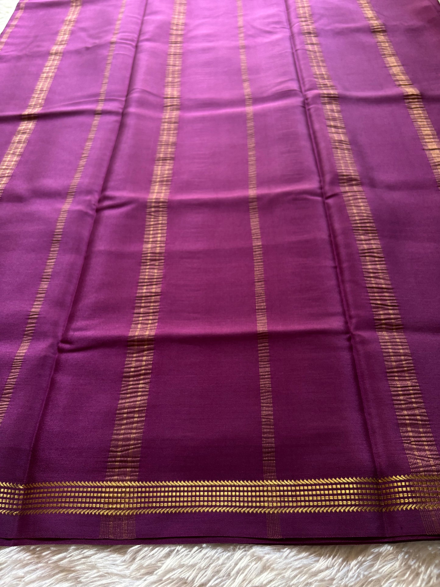 Sunidhi : Solid Dark magenta