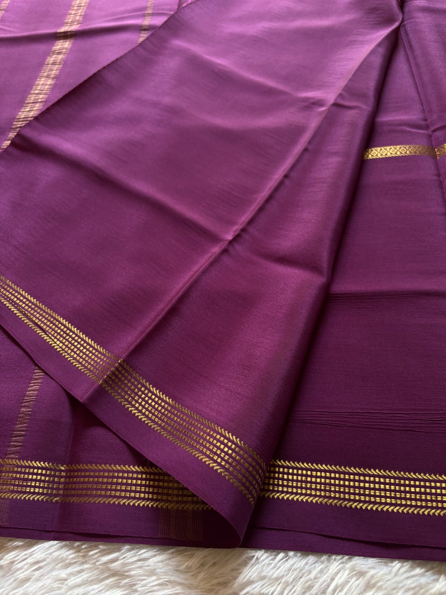 Sunidhi : Solid Dark magenta